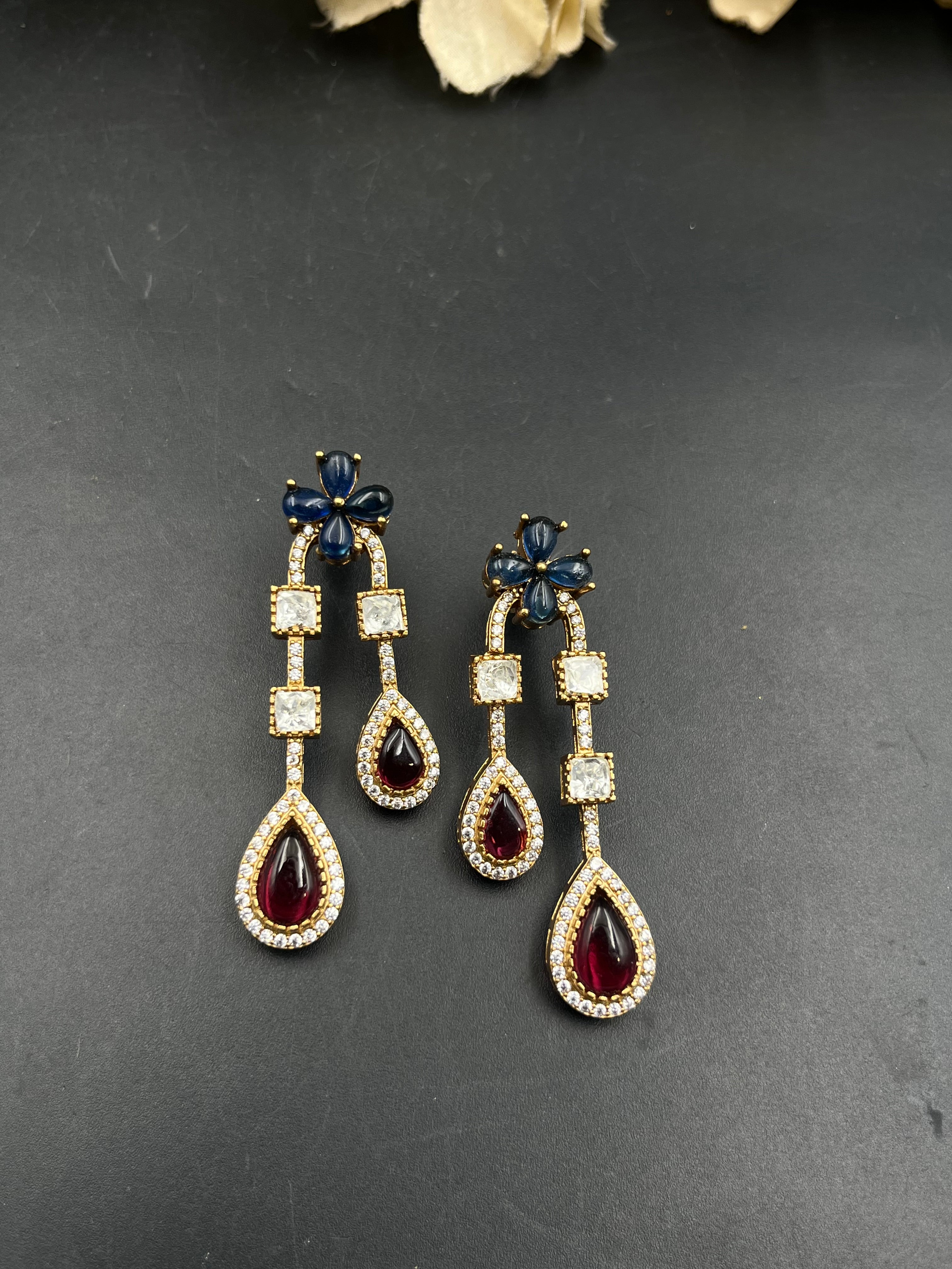 NERU EARRING