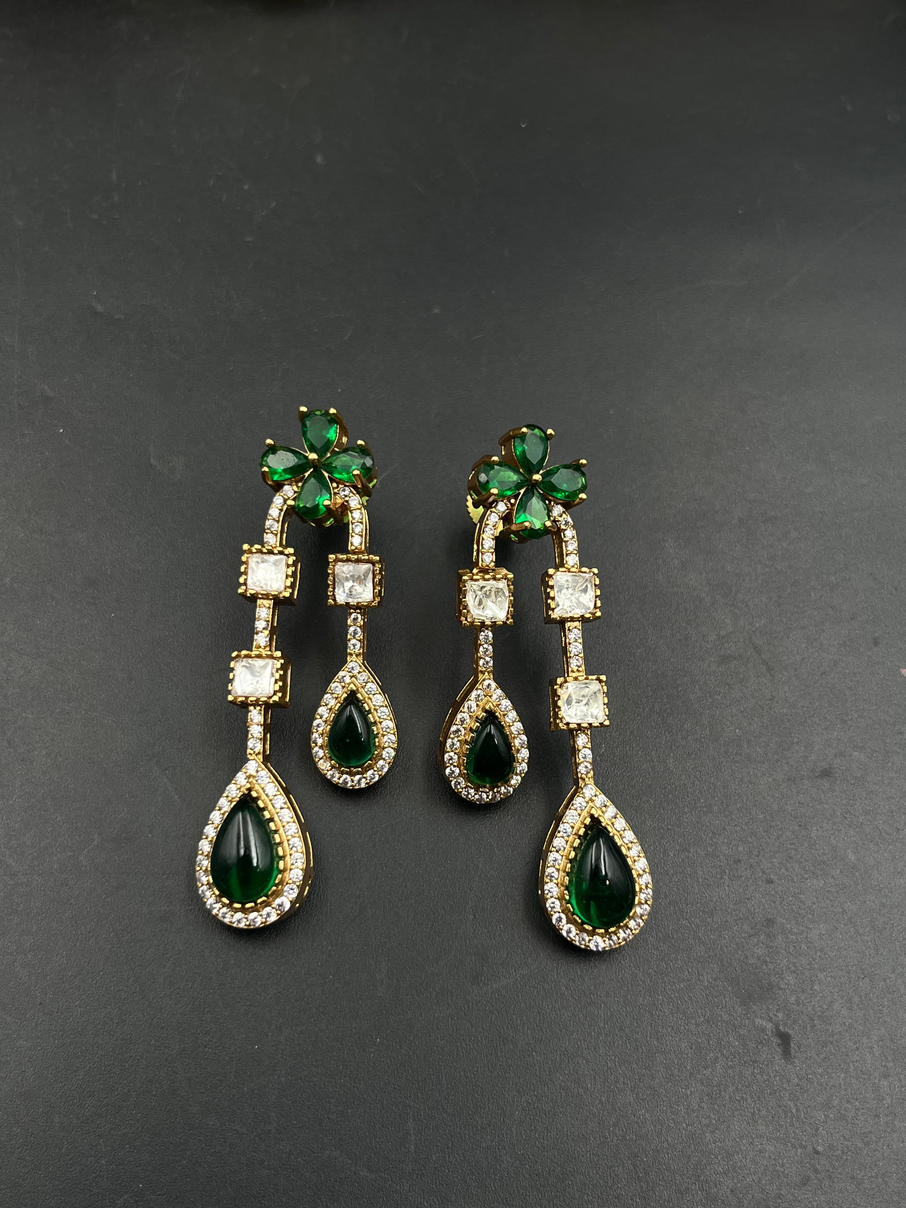 NERU EARRING