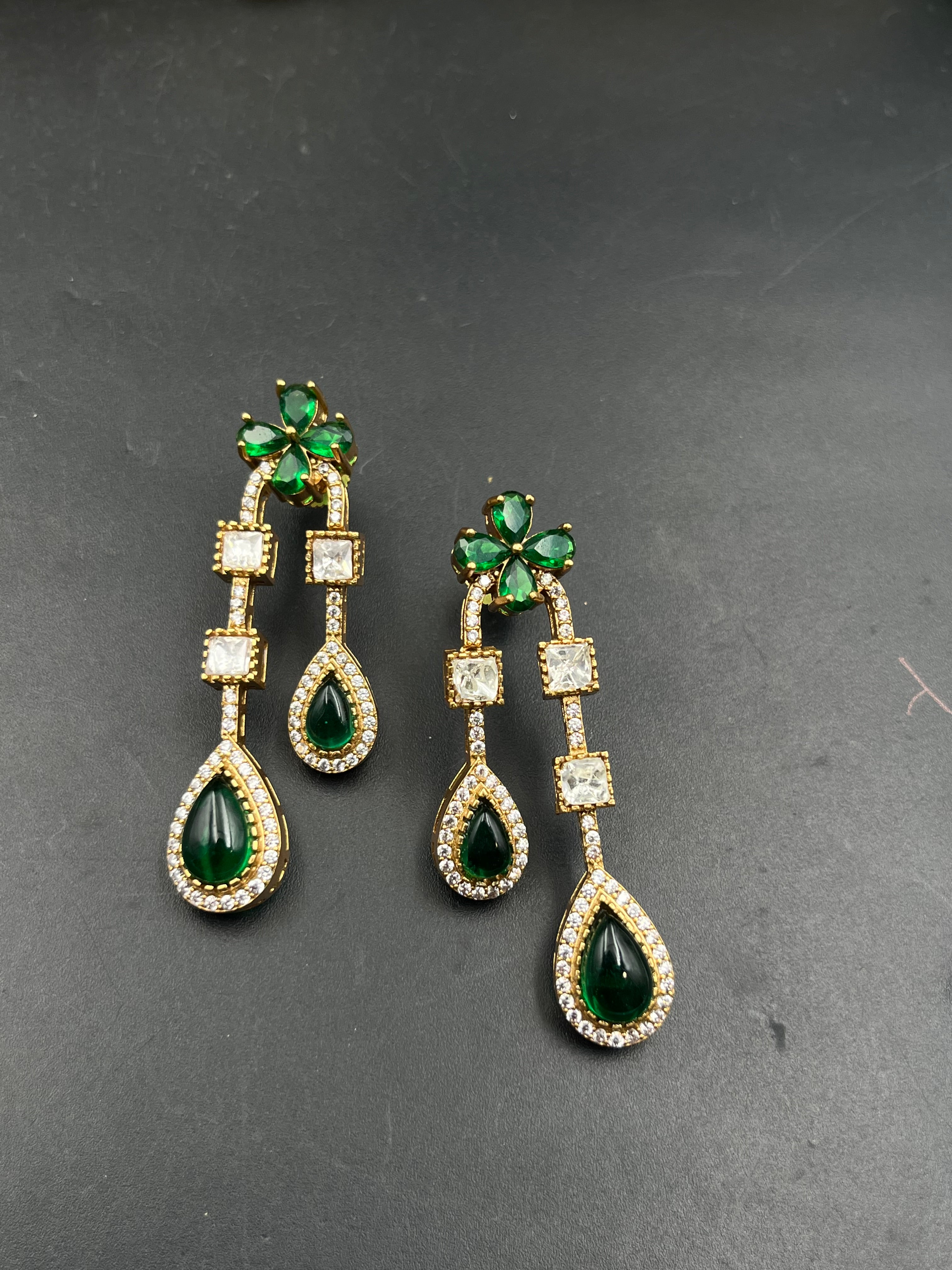 NERU EARRING