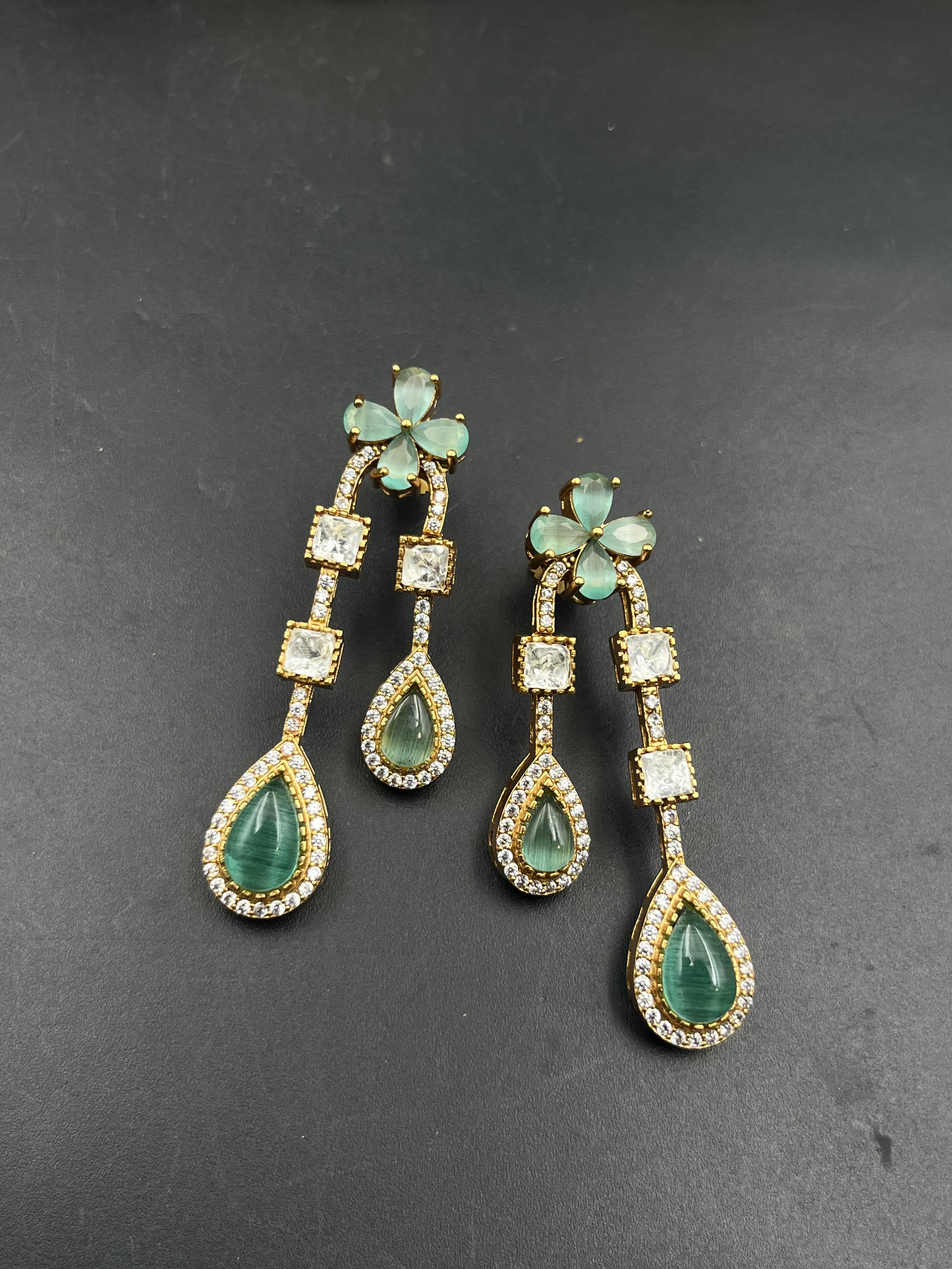 NERU EARRING