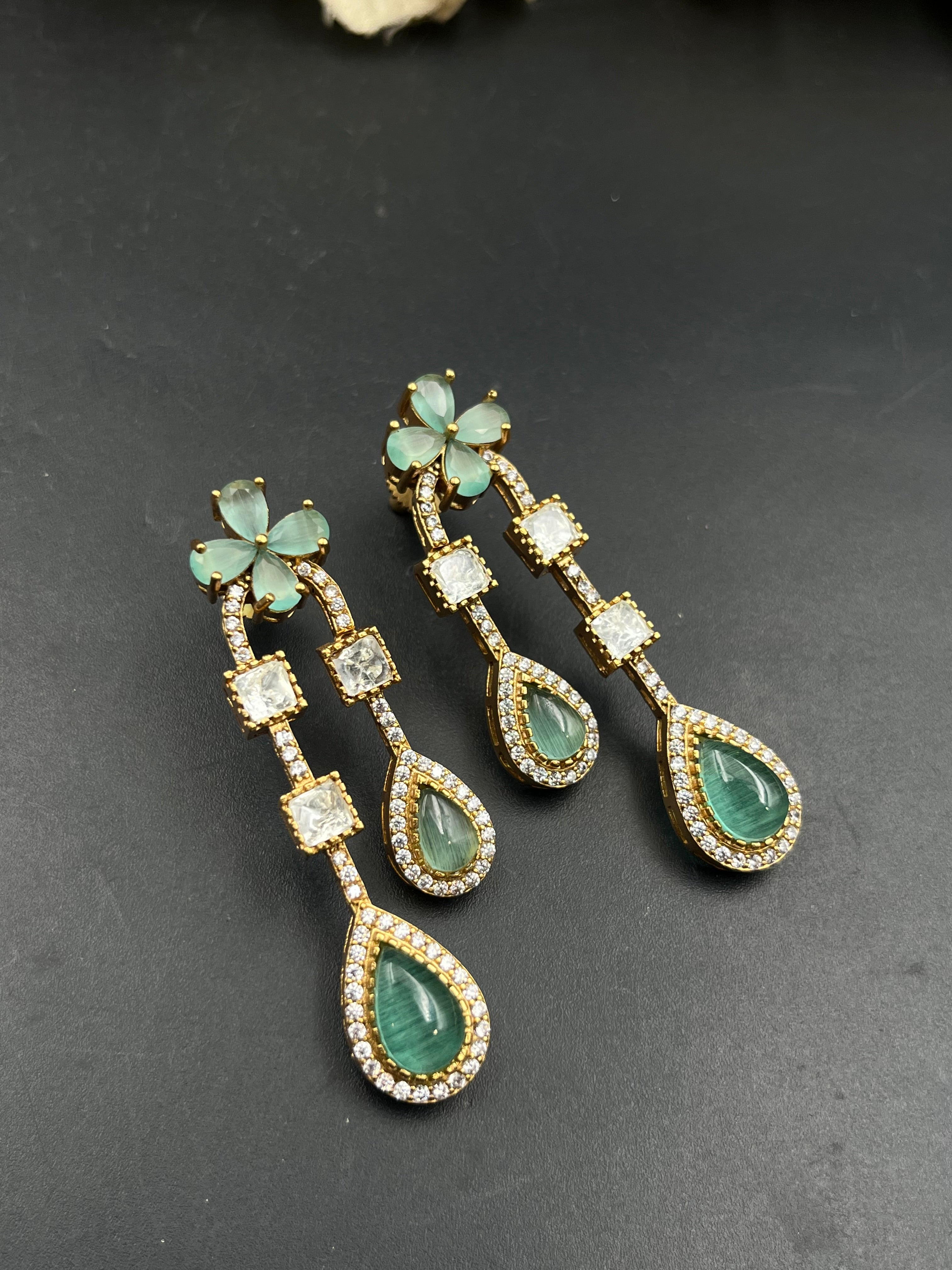 NERU EARRING