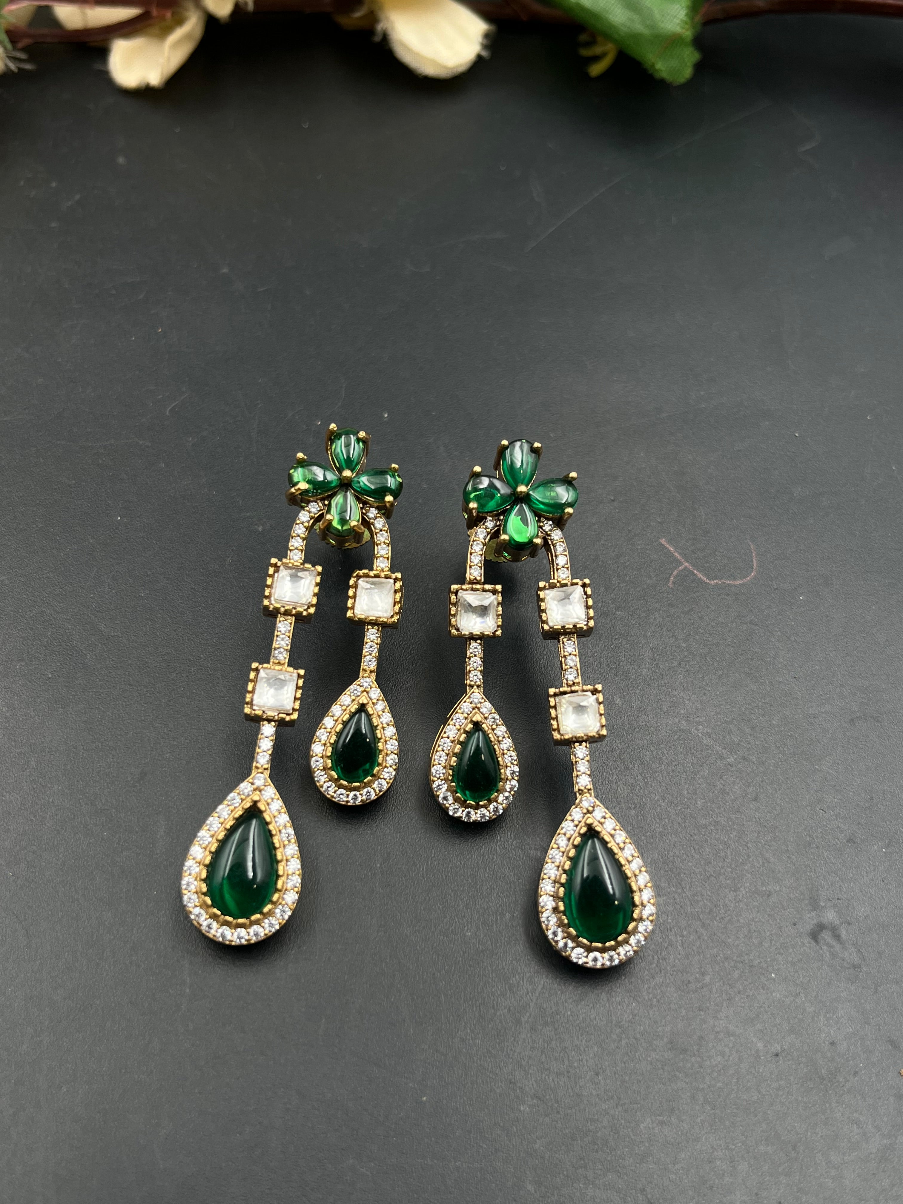 NERU EARRING