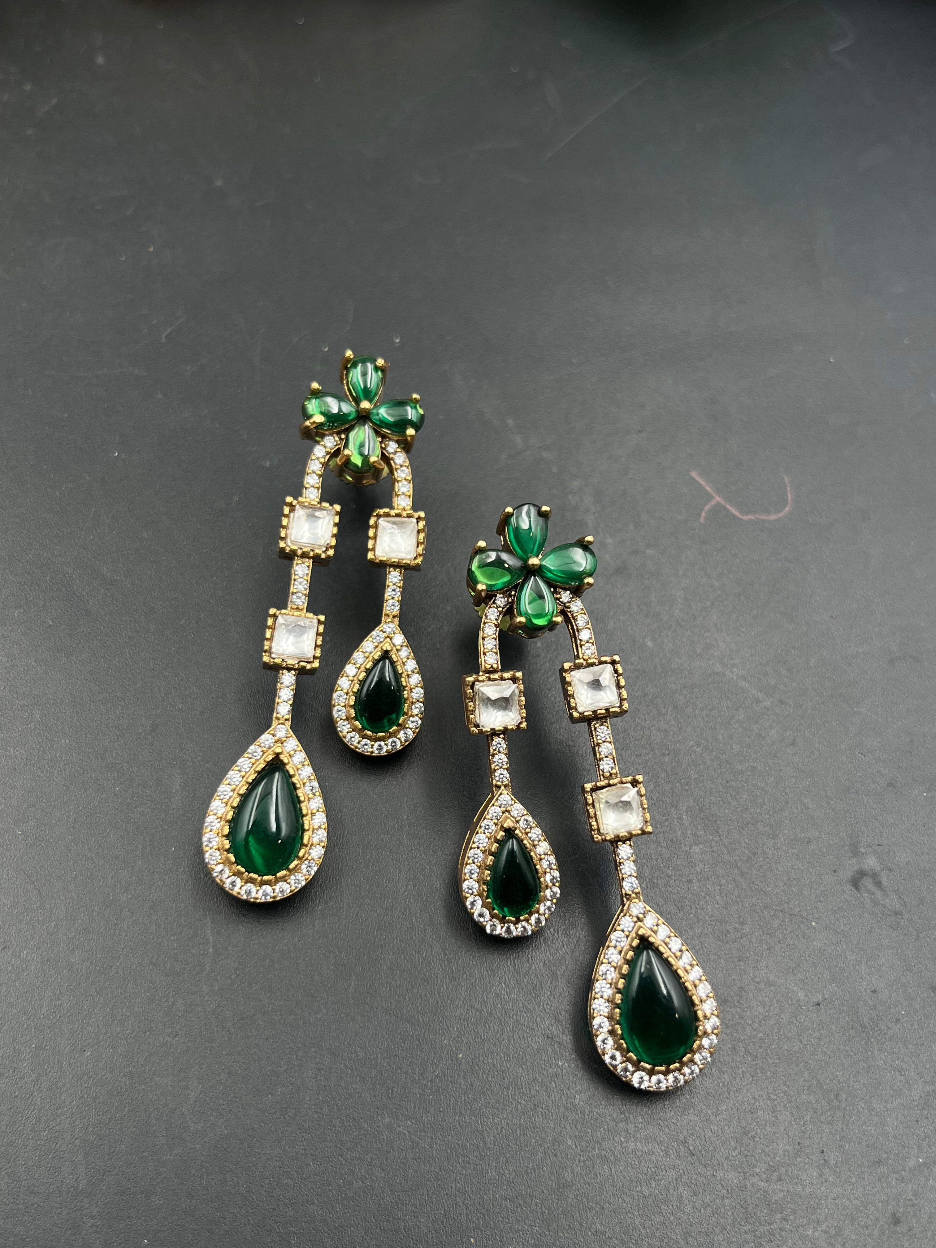 NERU EARRING