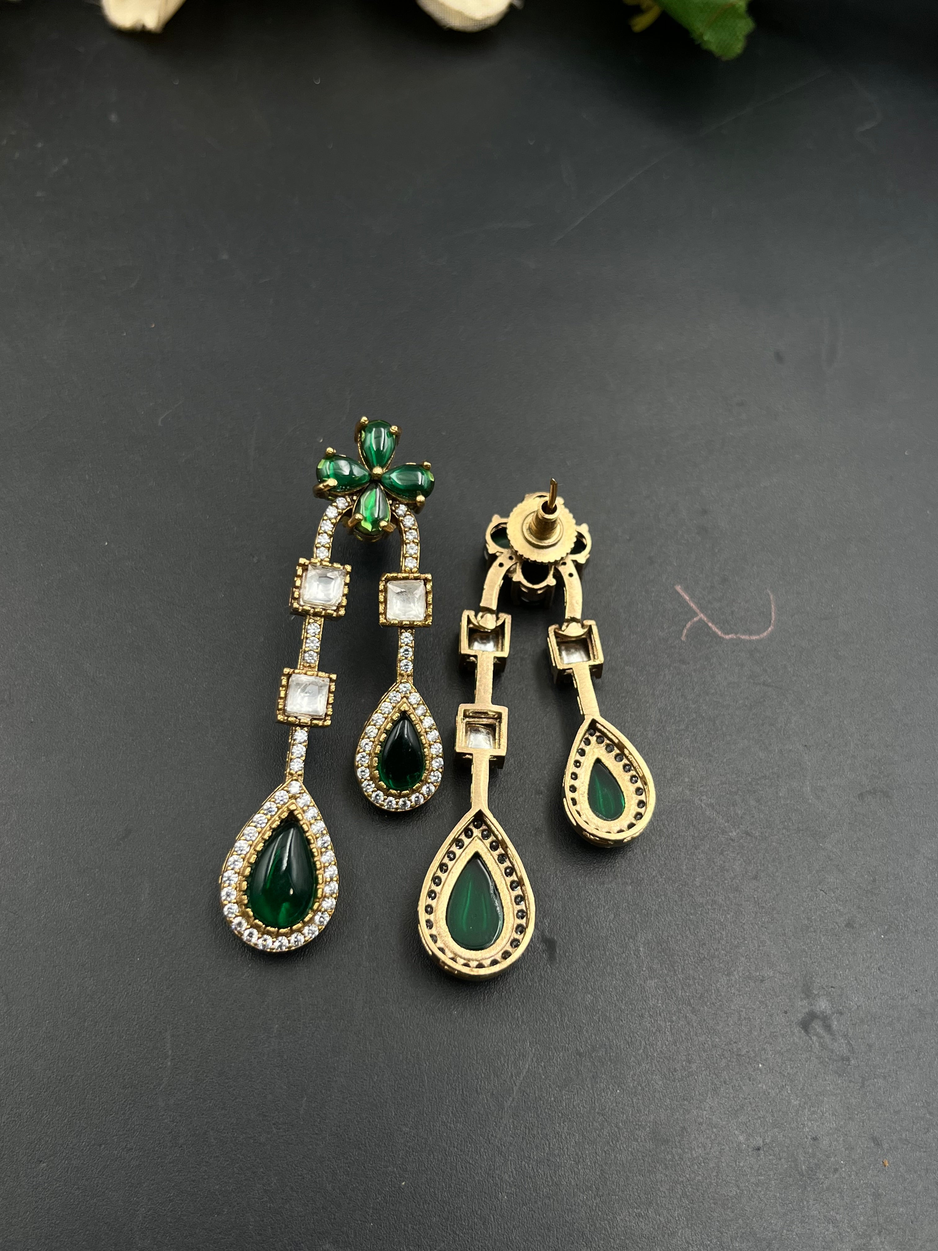 NERU EARRING