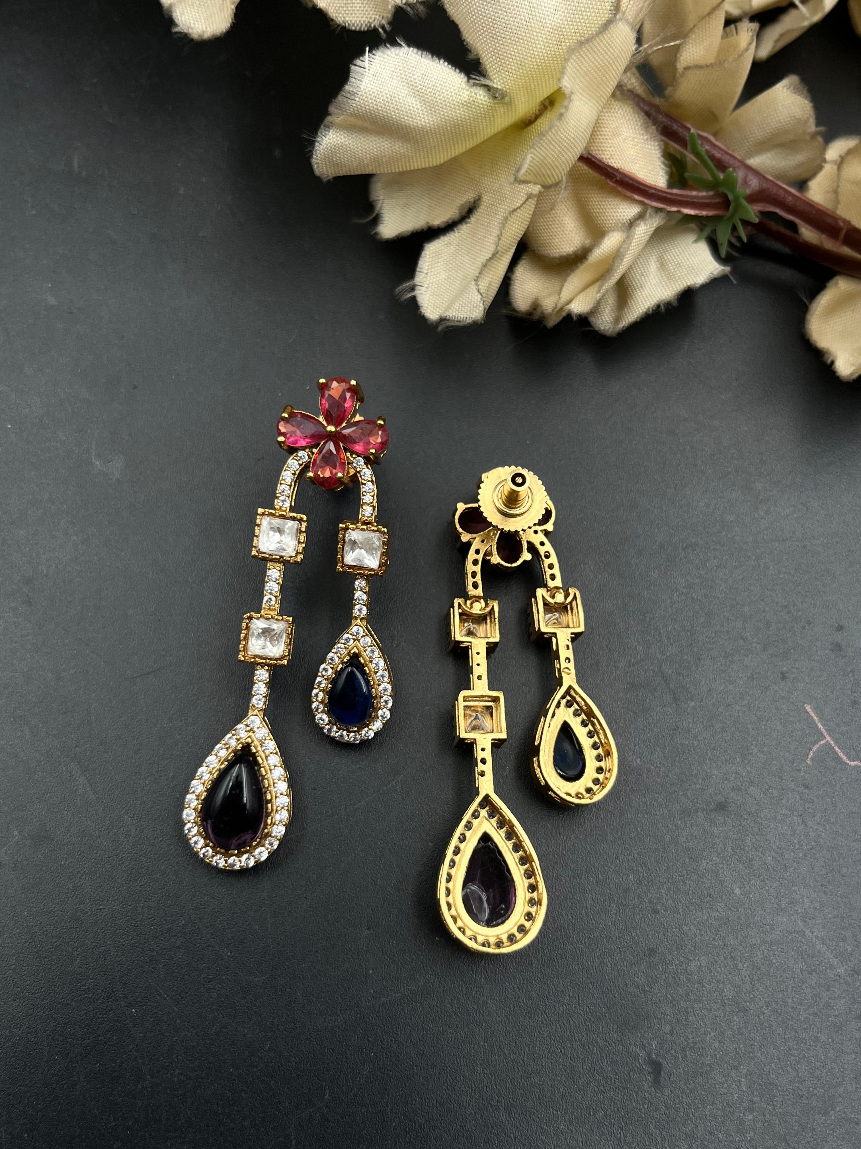 NERU EARRING