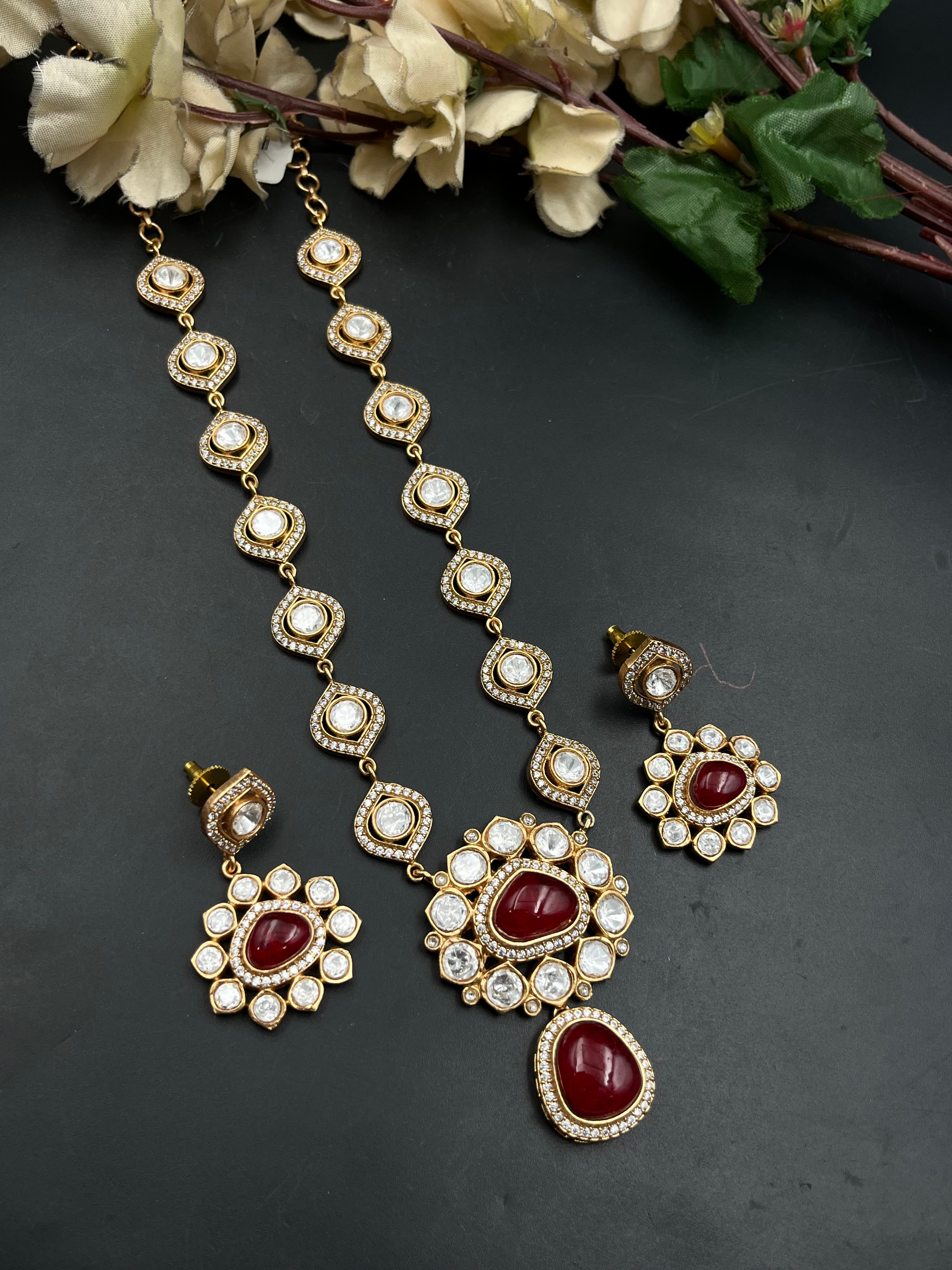 NENA NECKLACE