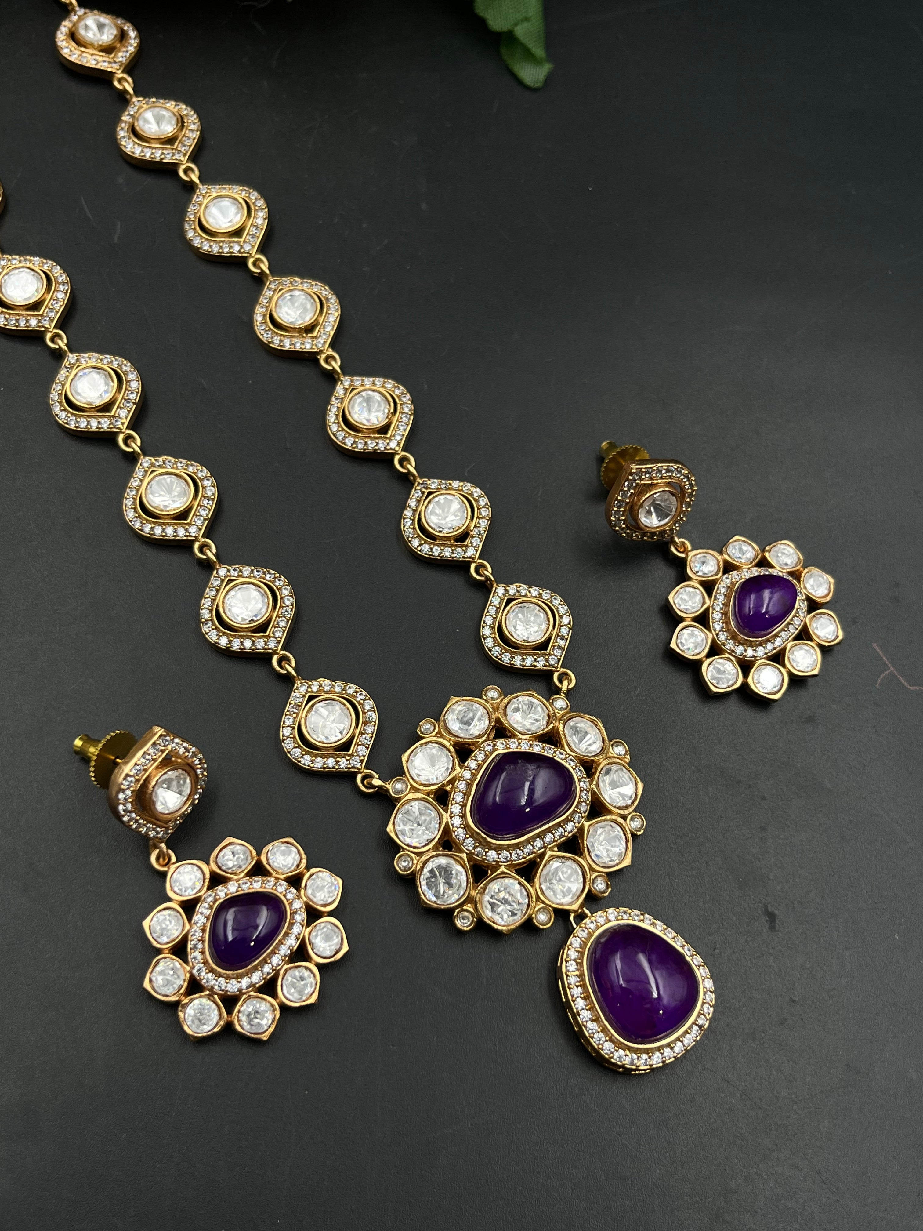 NENA NECKLACE