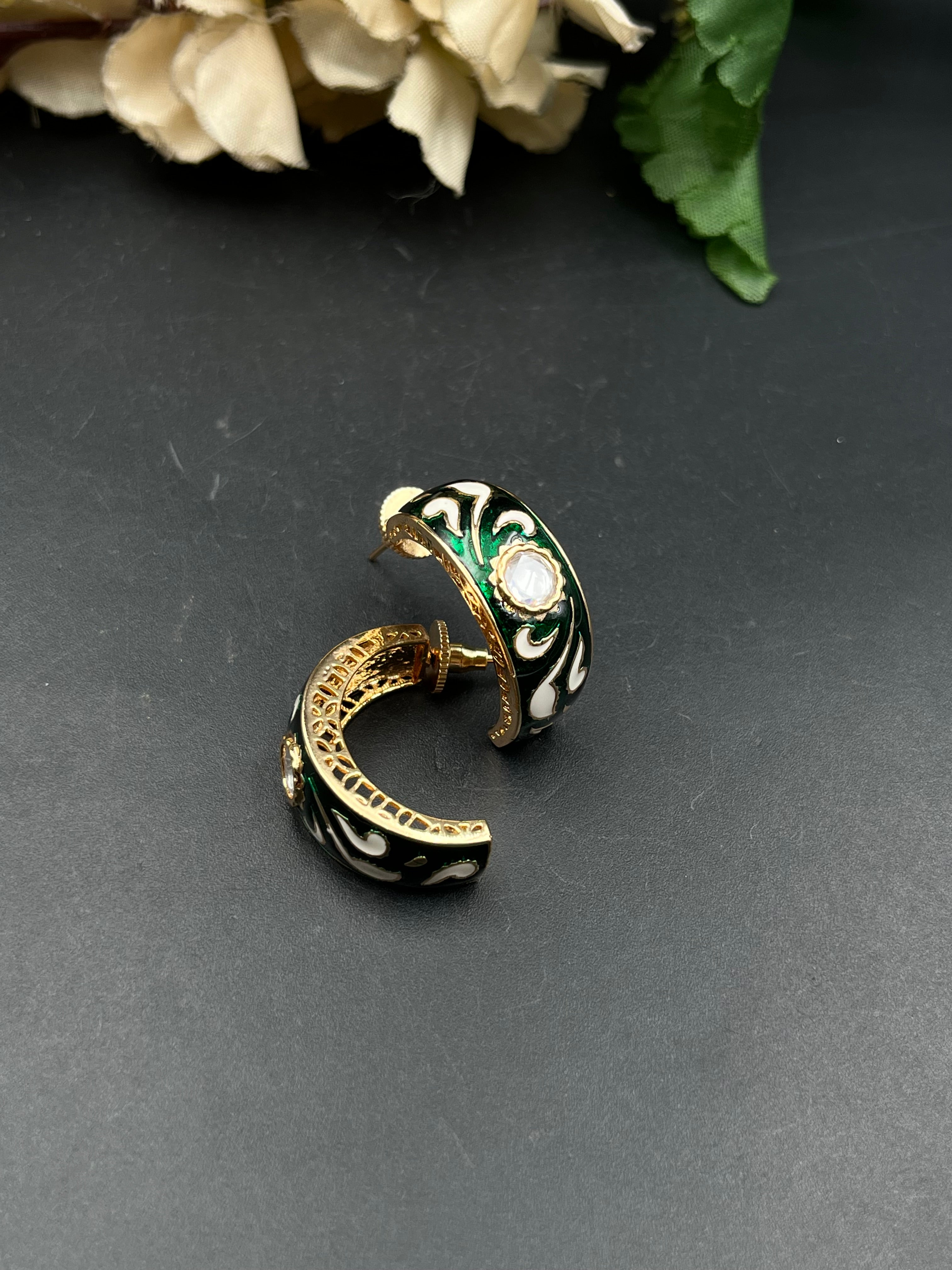 SEMI EARRING