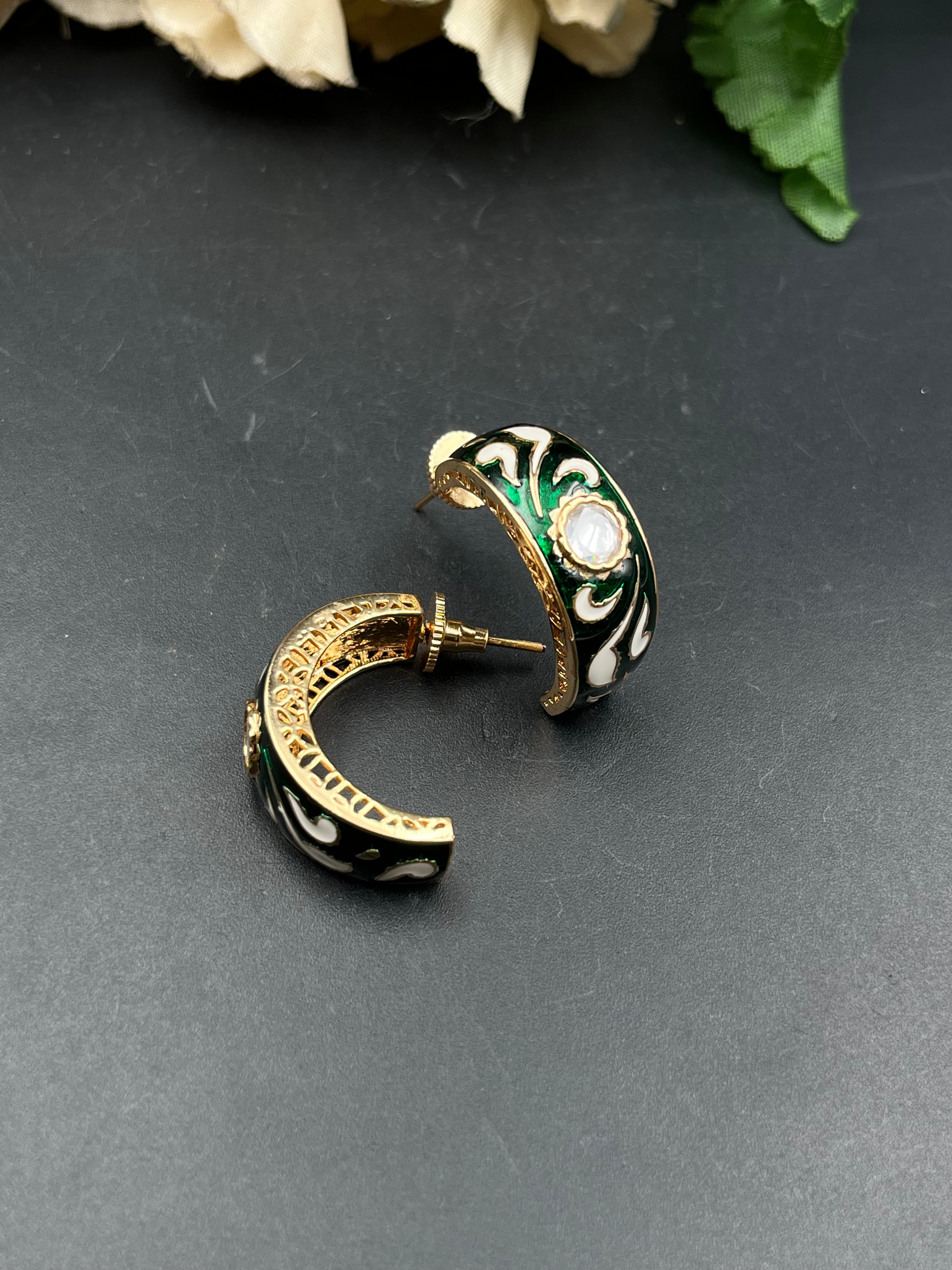 SEMI EARRING