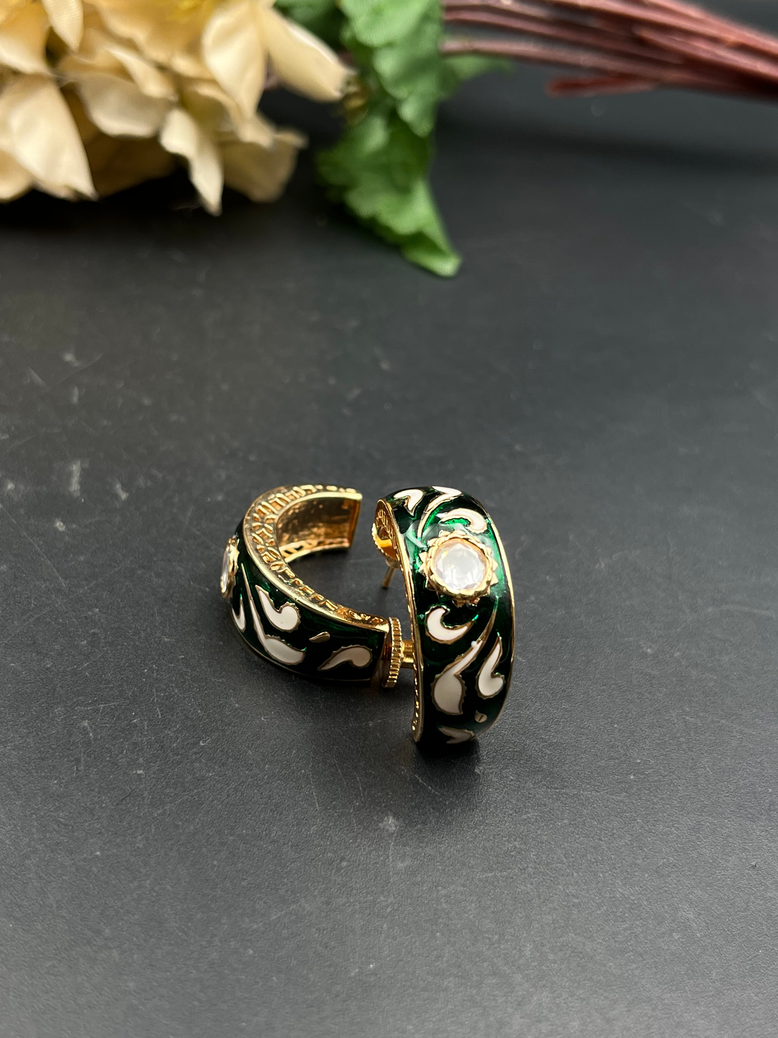 SEMI EARRING