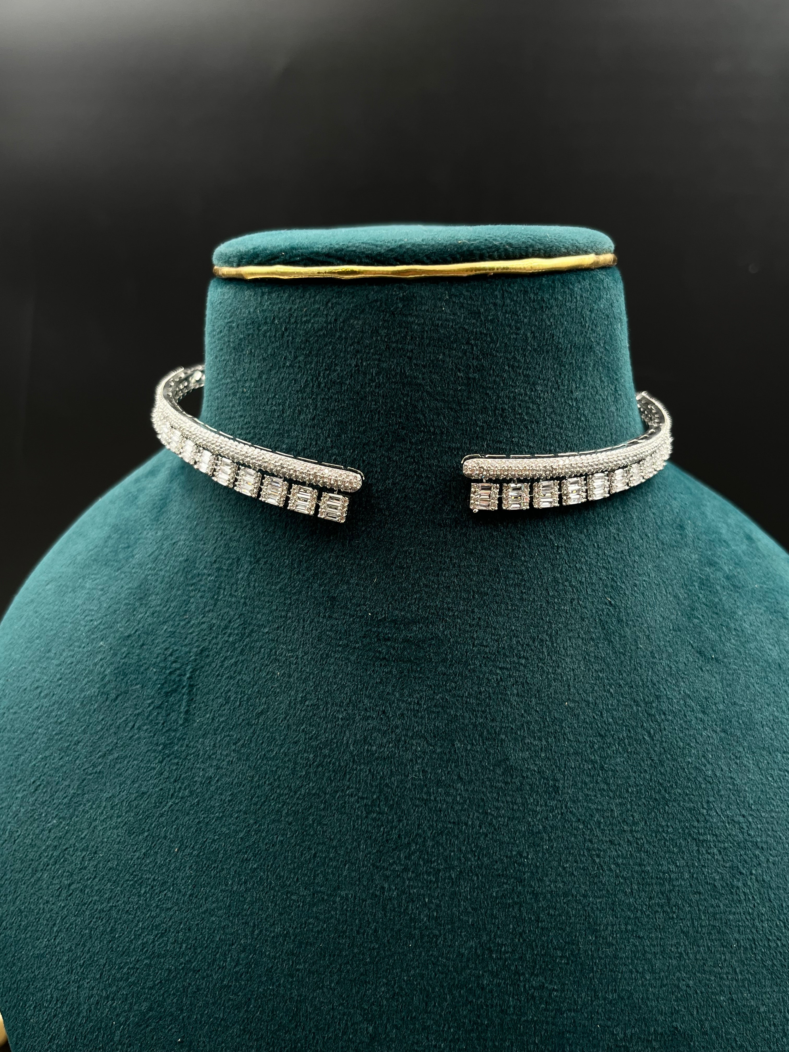 NANDU NECKLACE