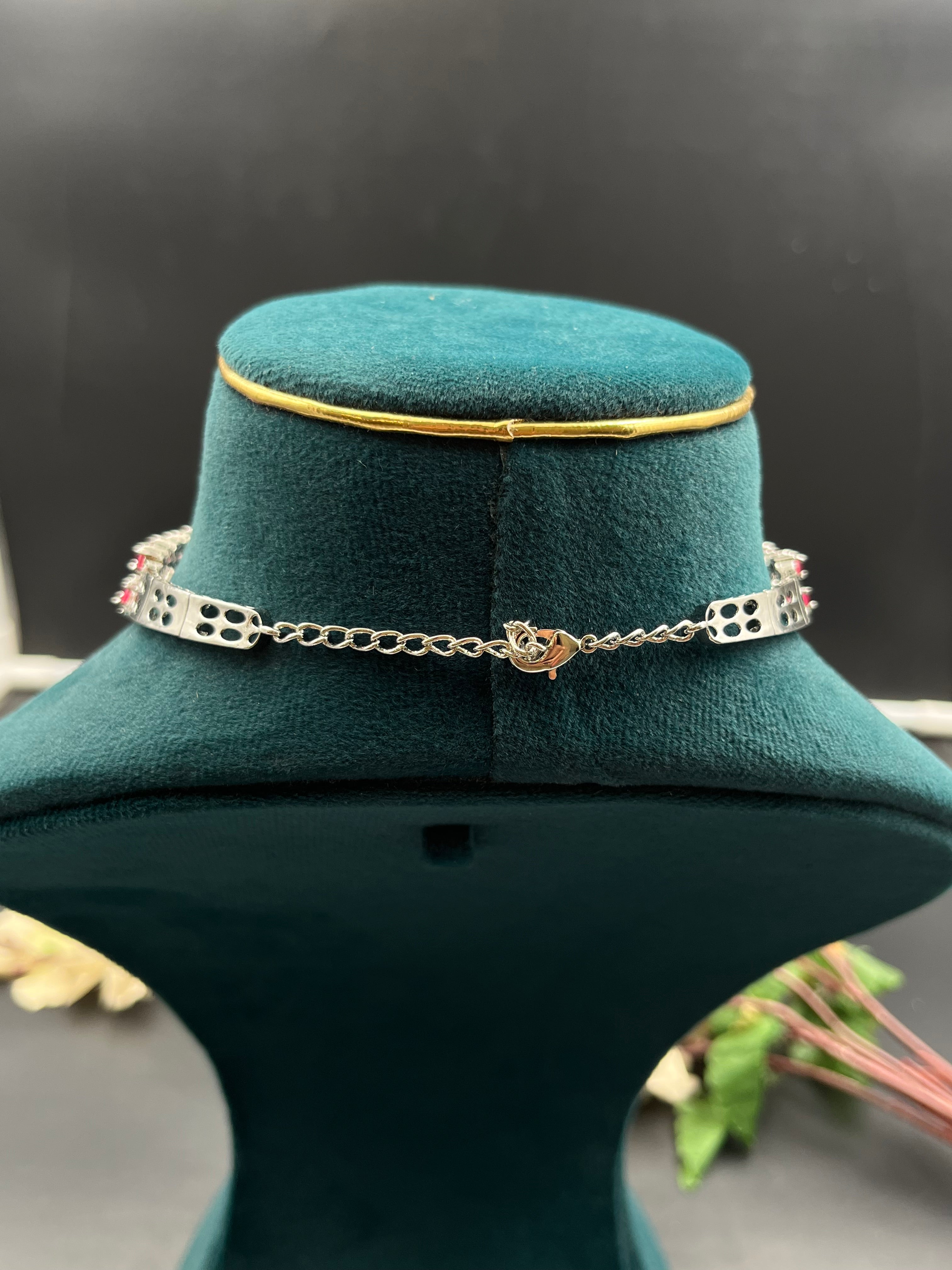PINKUU NECKLACE
