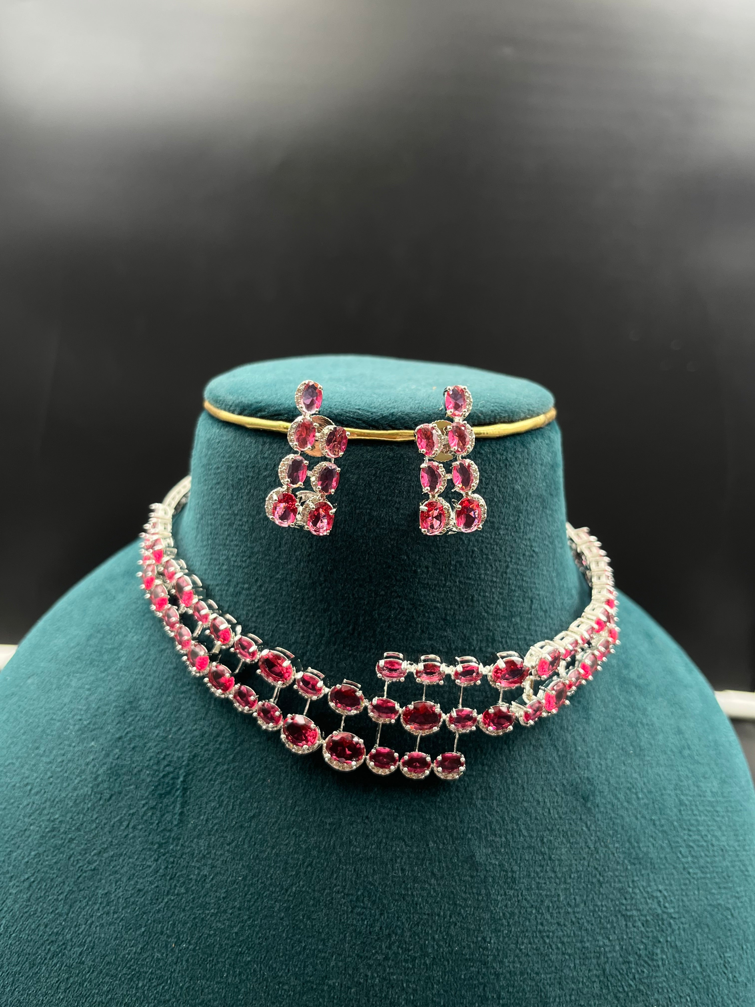 PINKUU NECKLACE