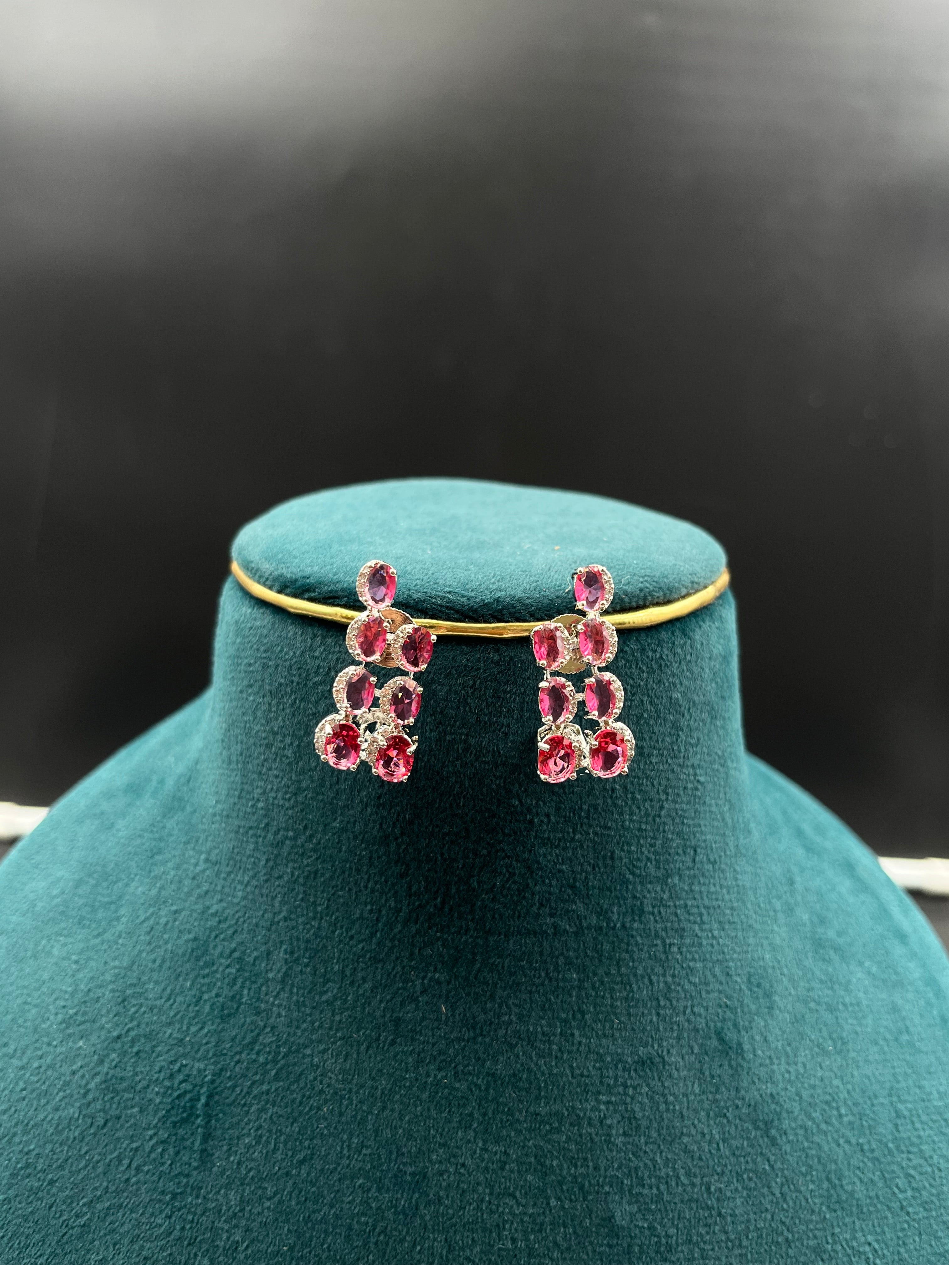 PINKUU NECKLACE