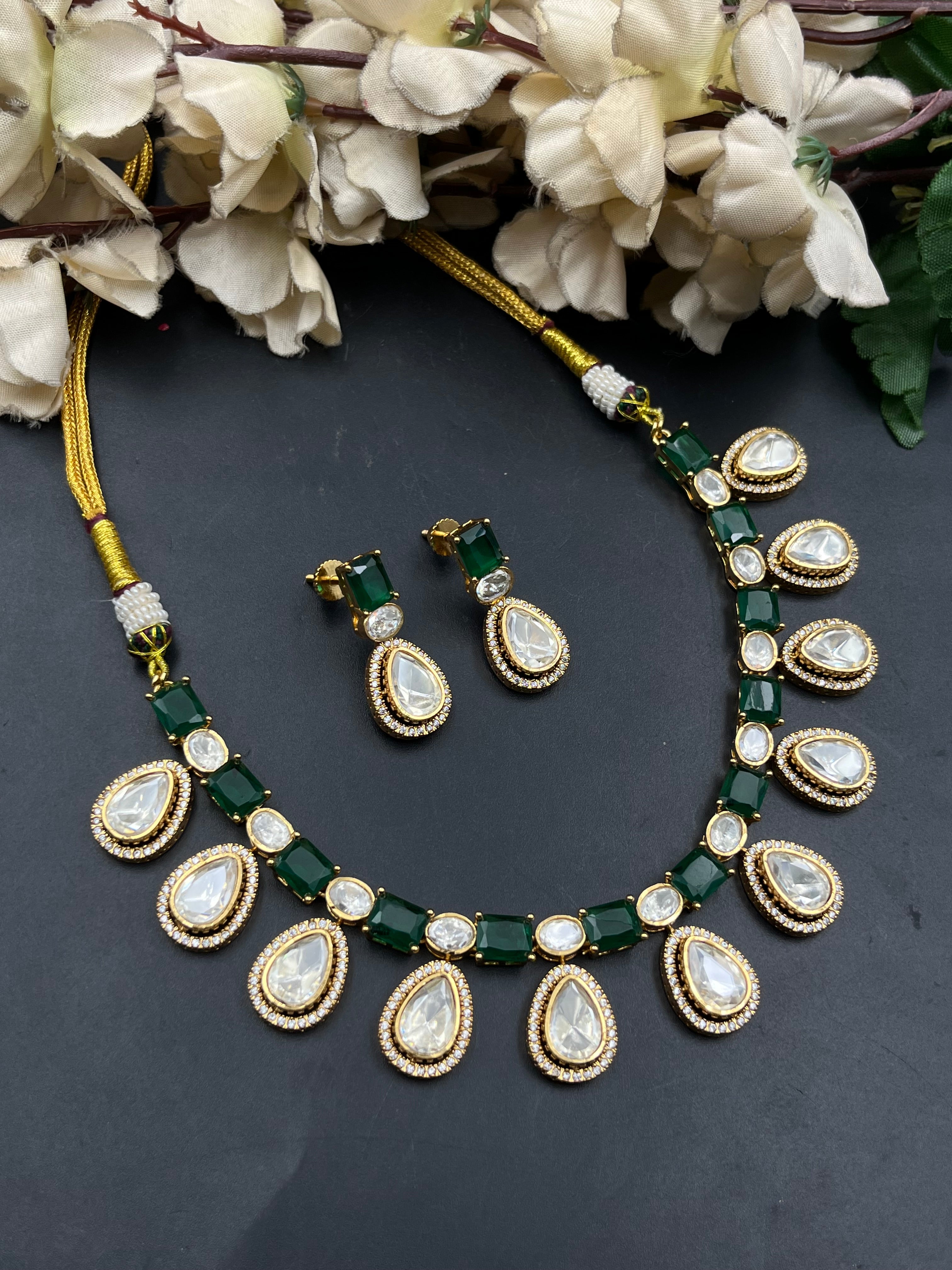 WINA NECKLACE