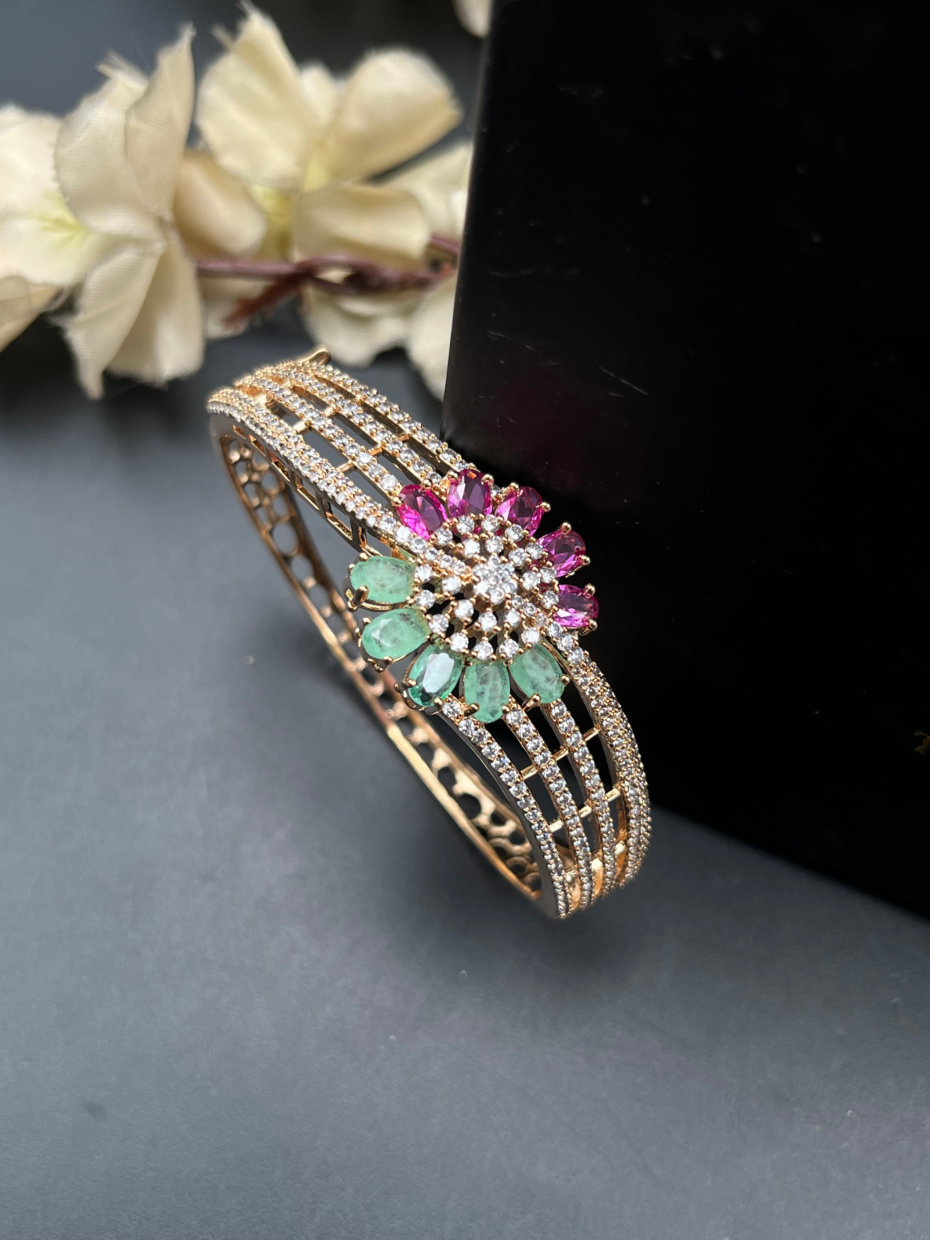 LAVYA BRACELET