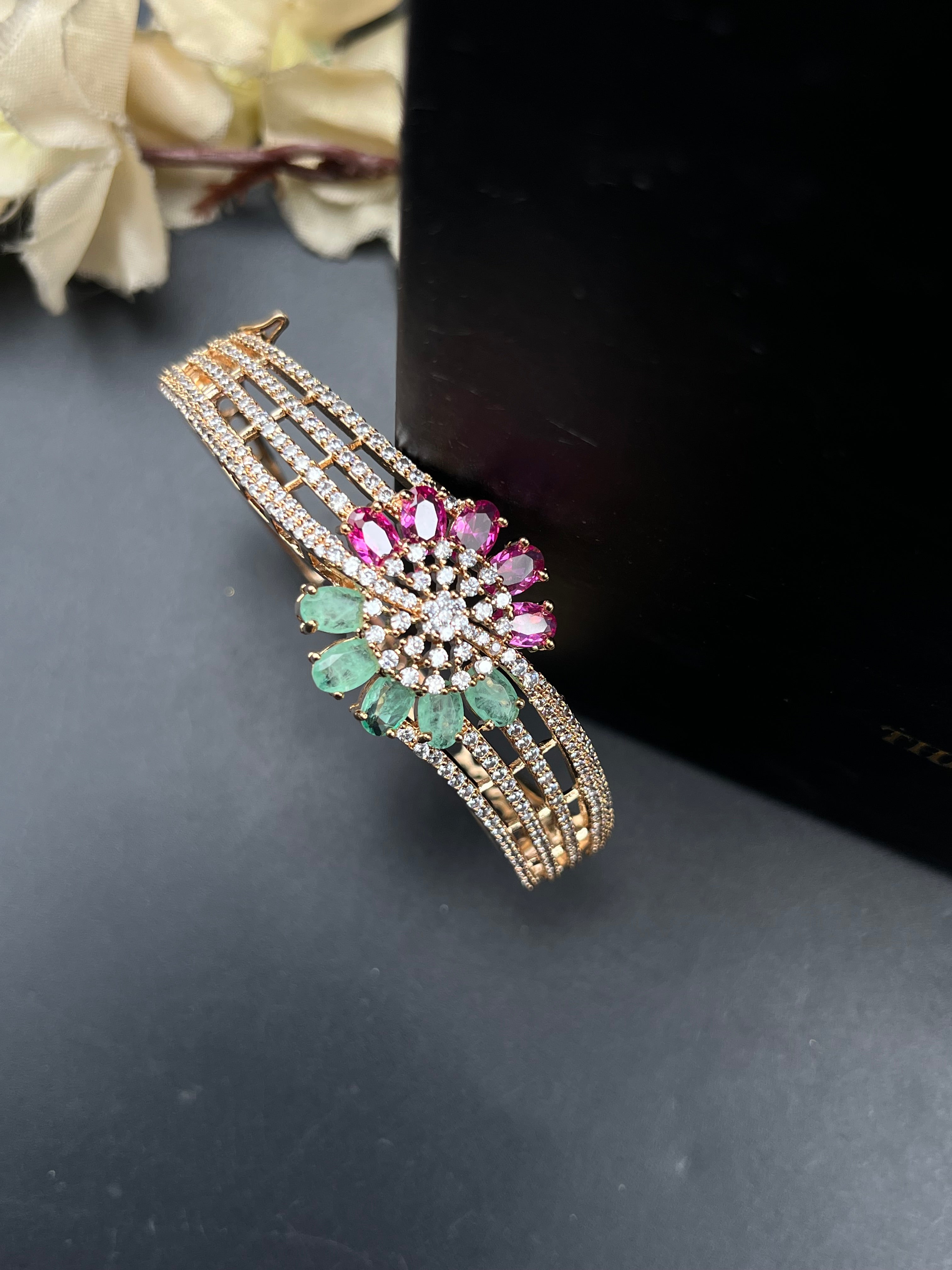 LAVYA BRACELET
