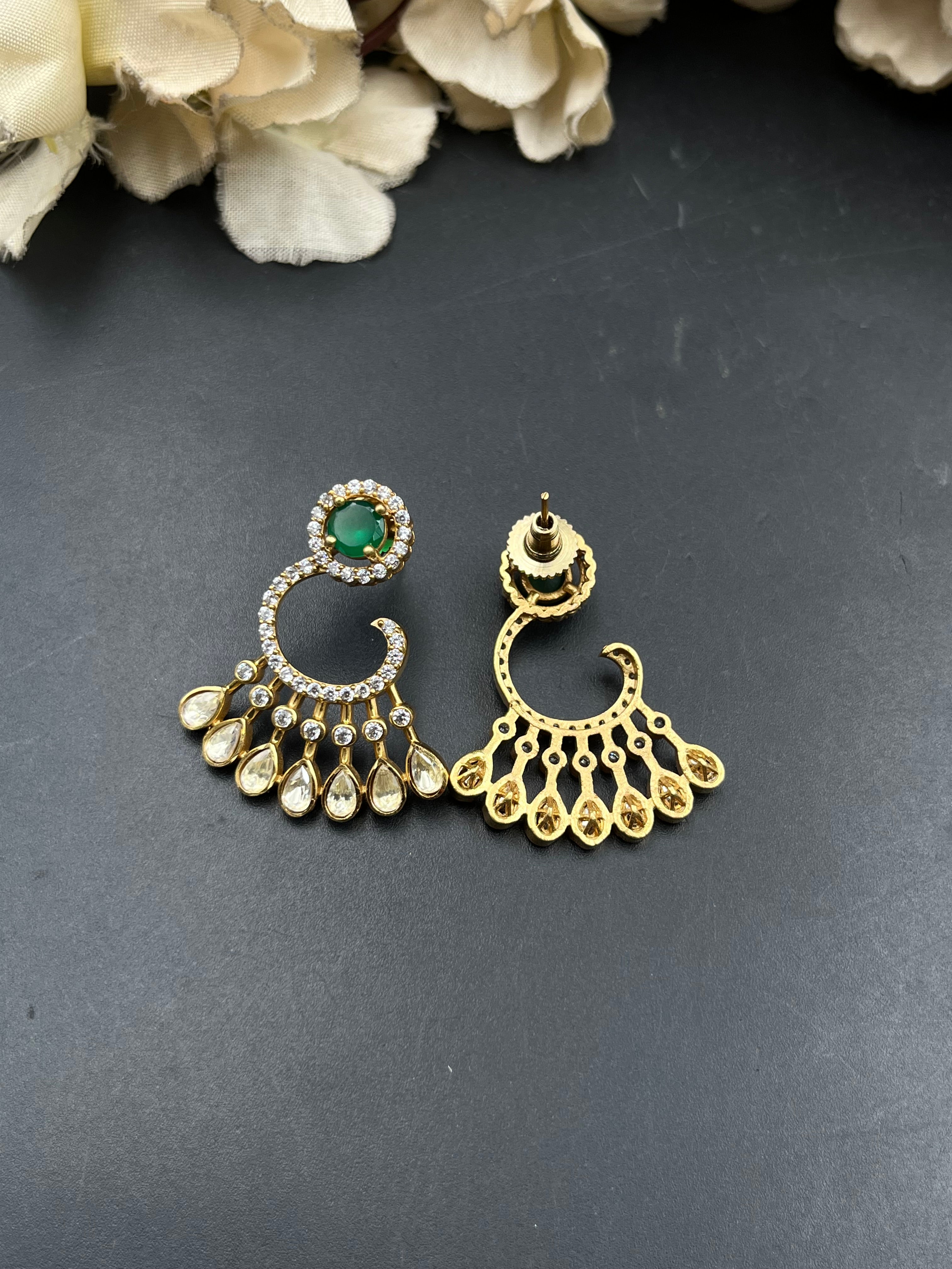 SRUTI EARRING