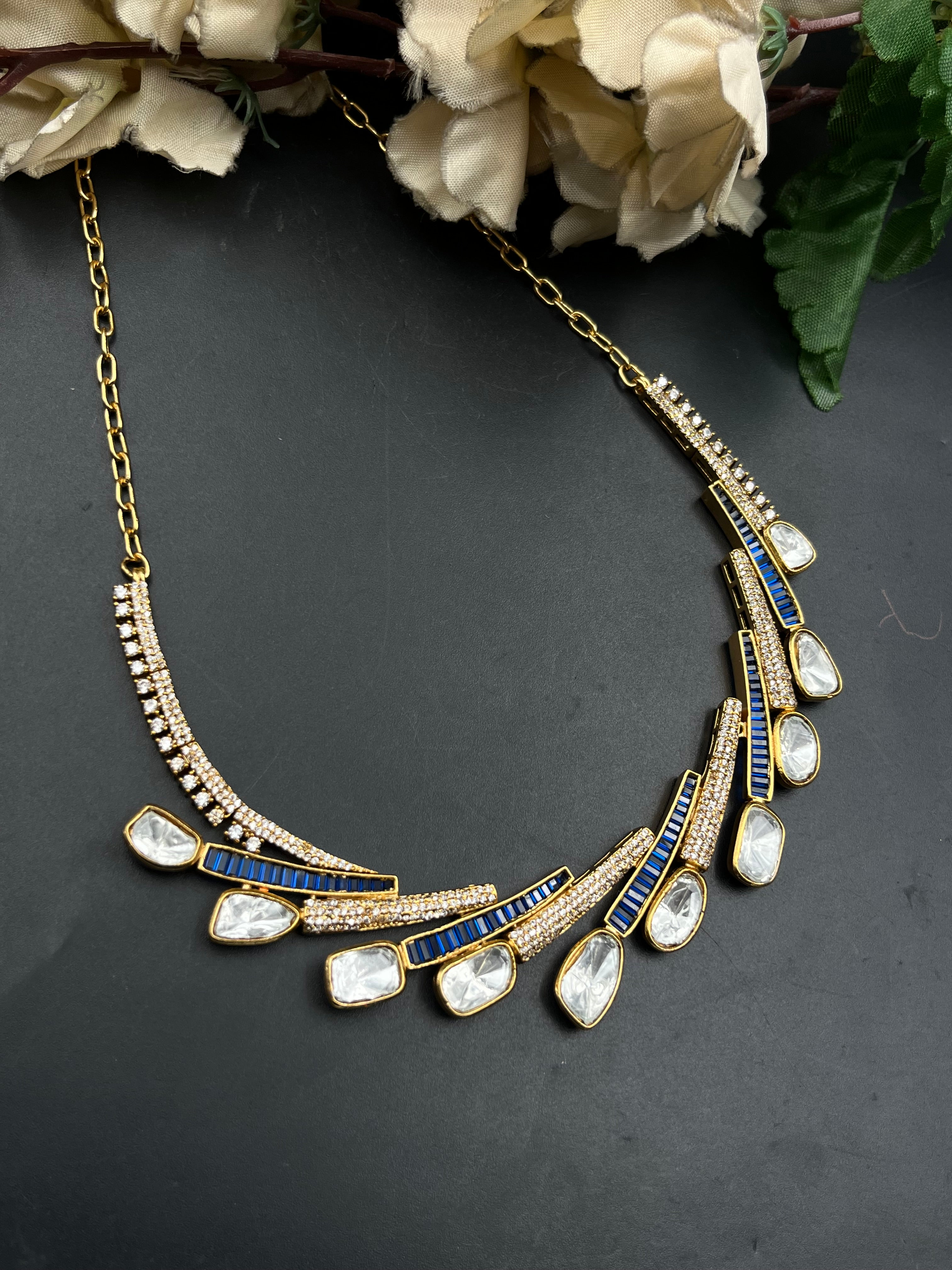 UAMA NECKLACE