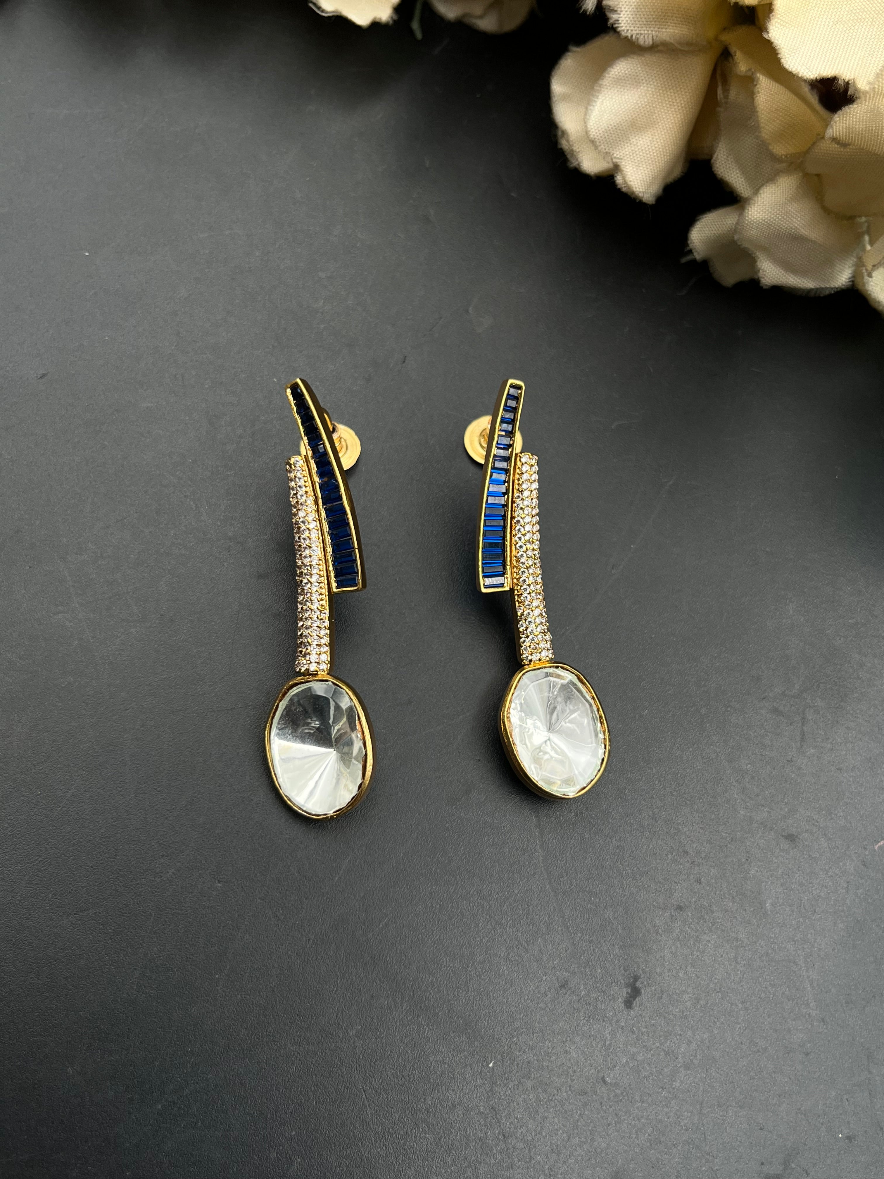 UAMA NECKLACE
