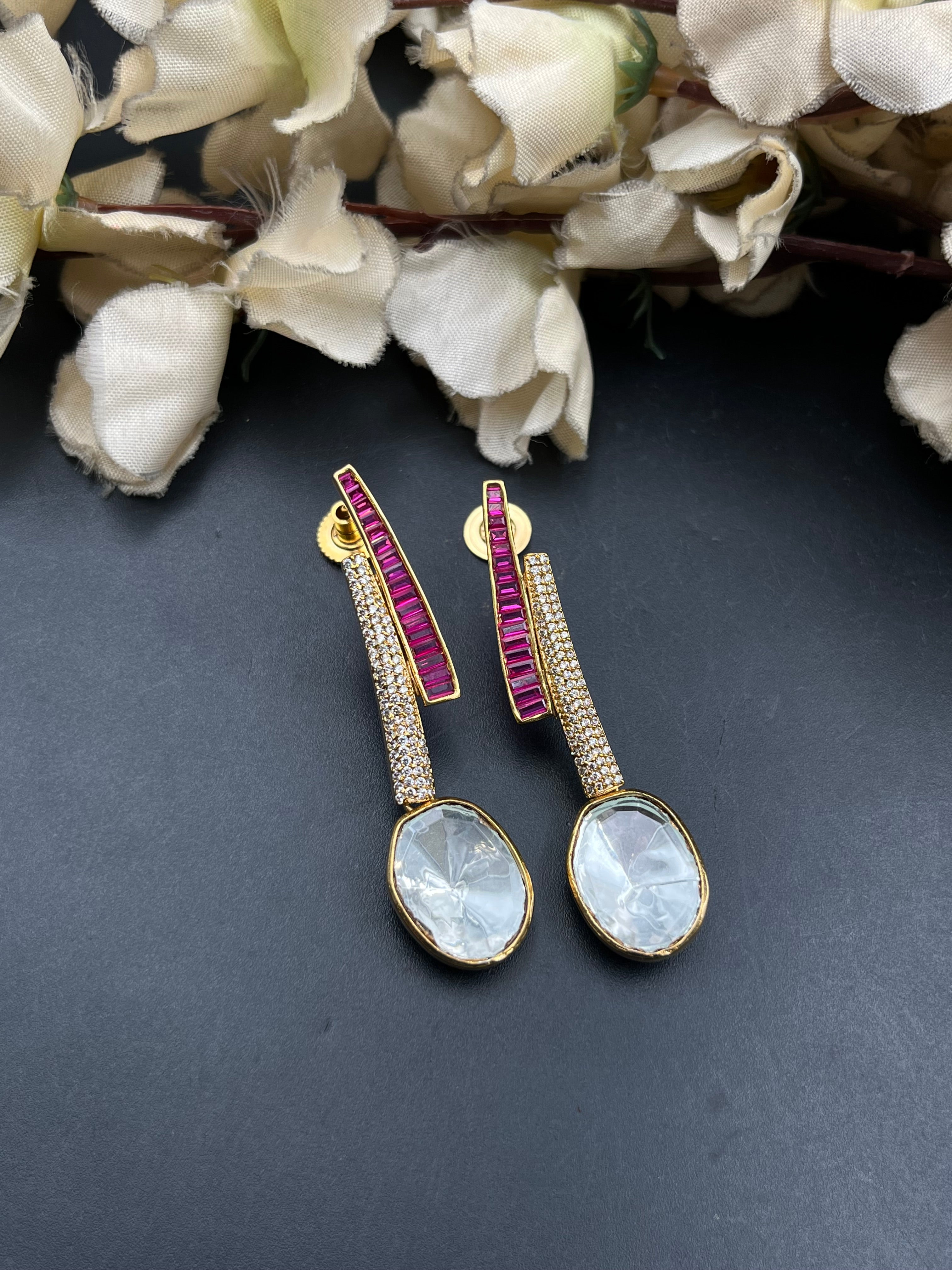 UAMA NECKLACE