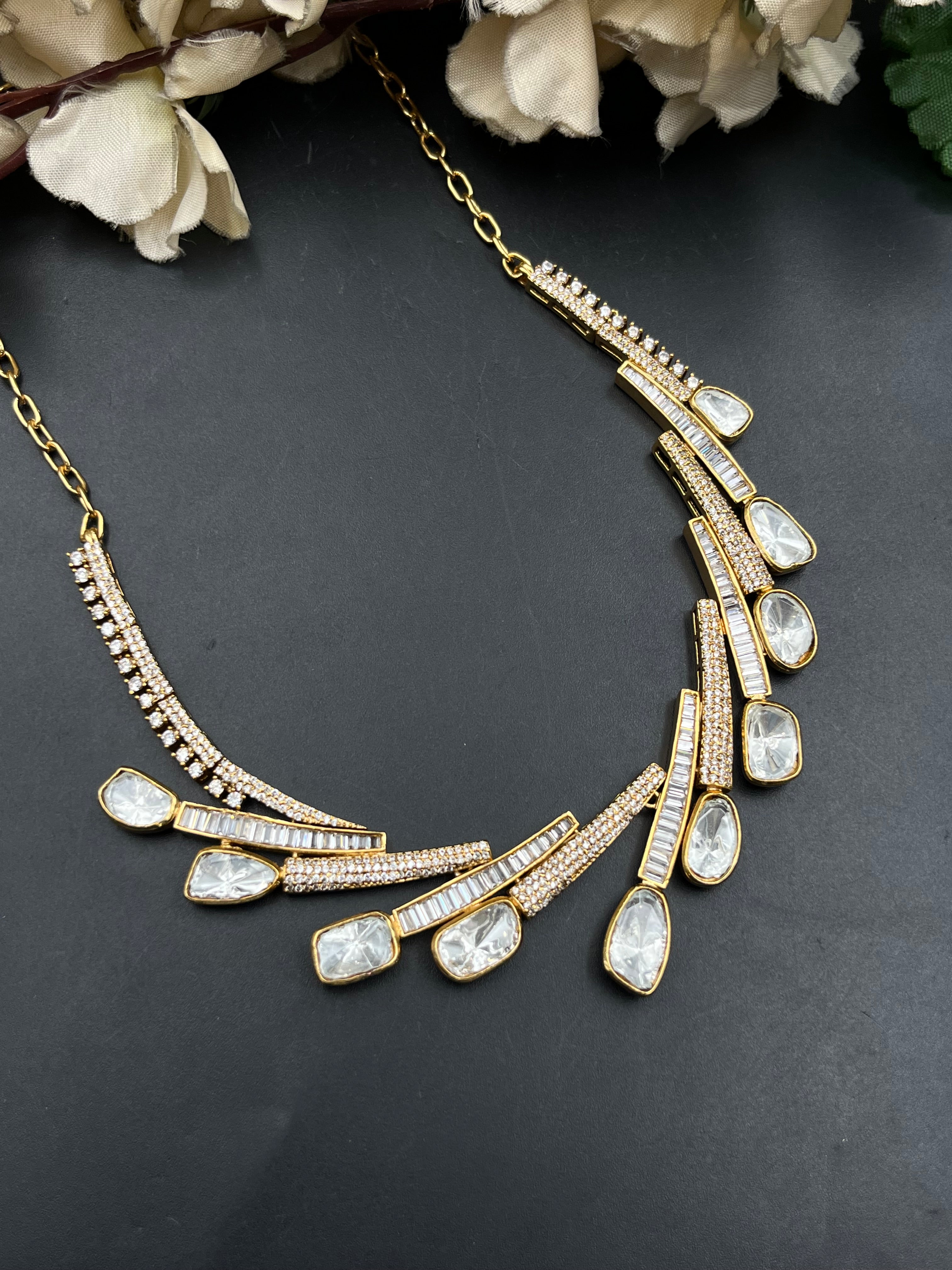 UAMA NECKLACE