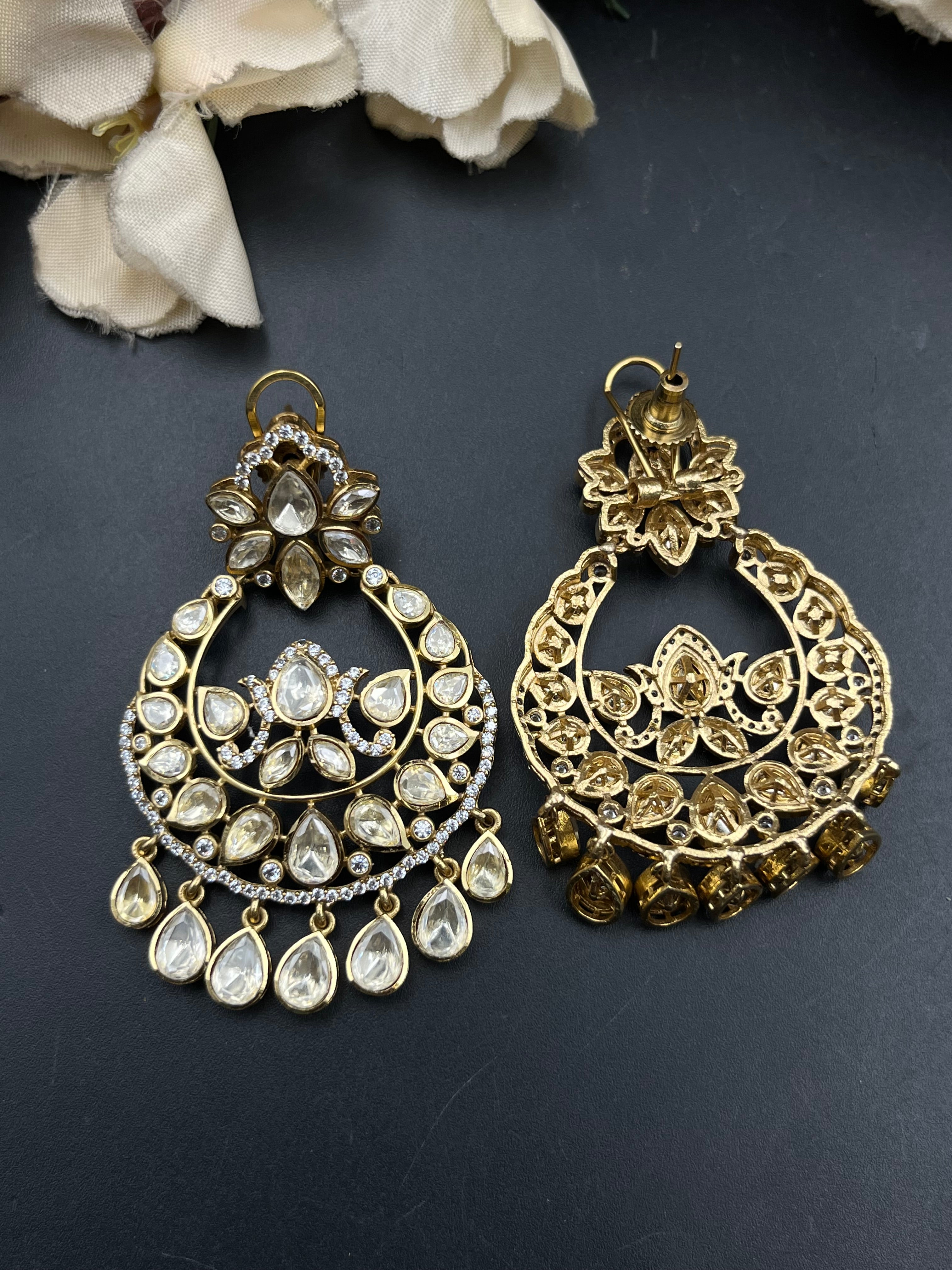 JUHI EARRING