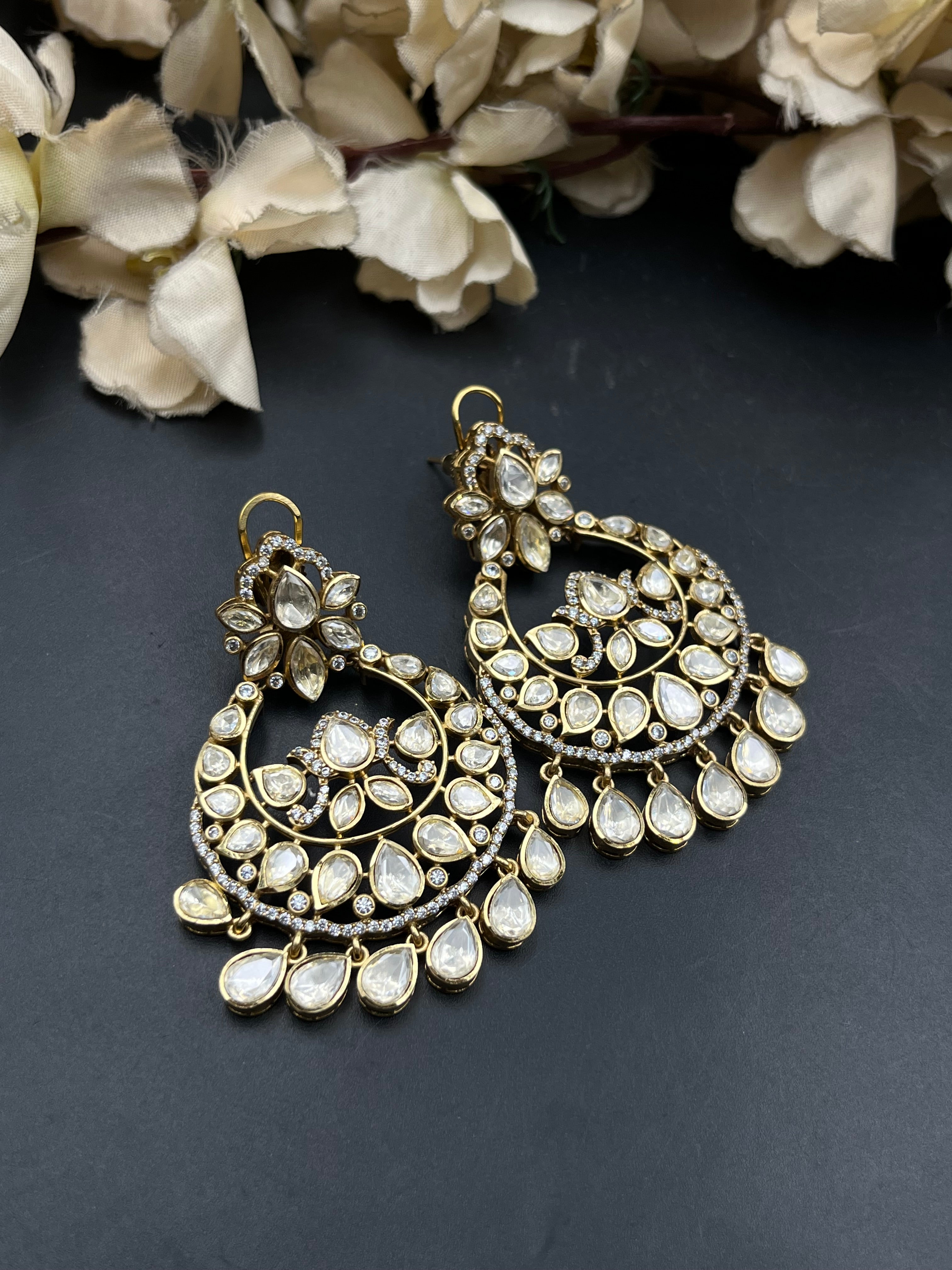 JUHI EARRING