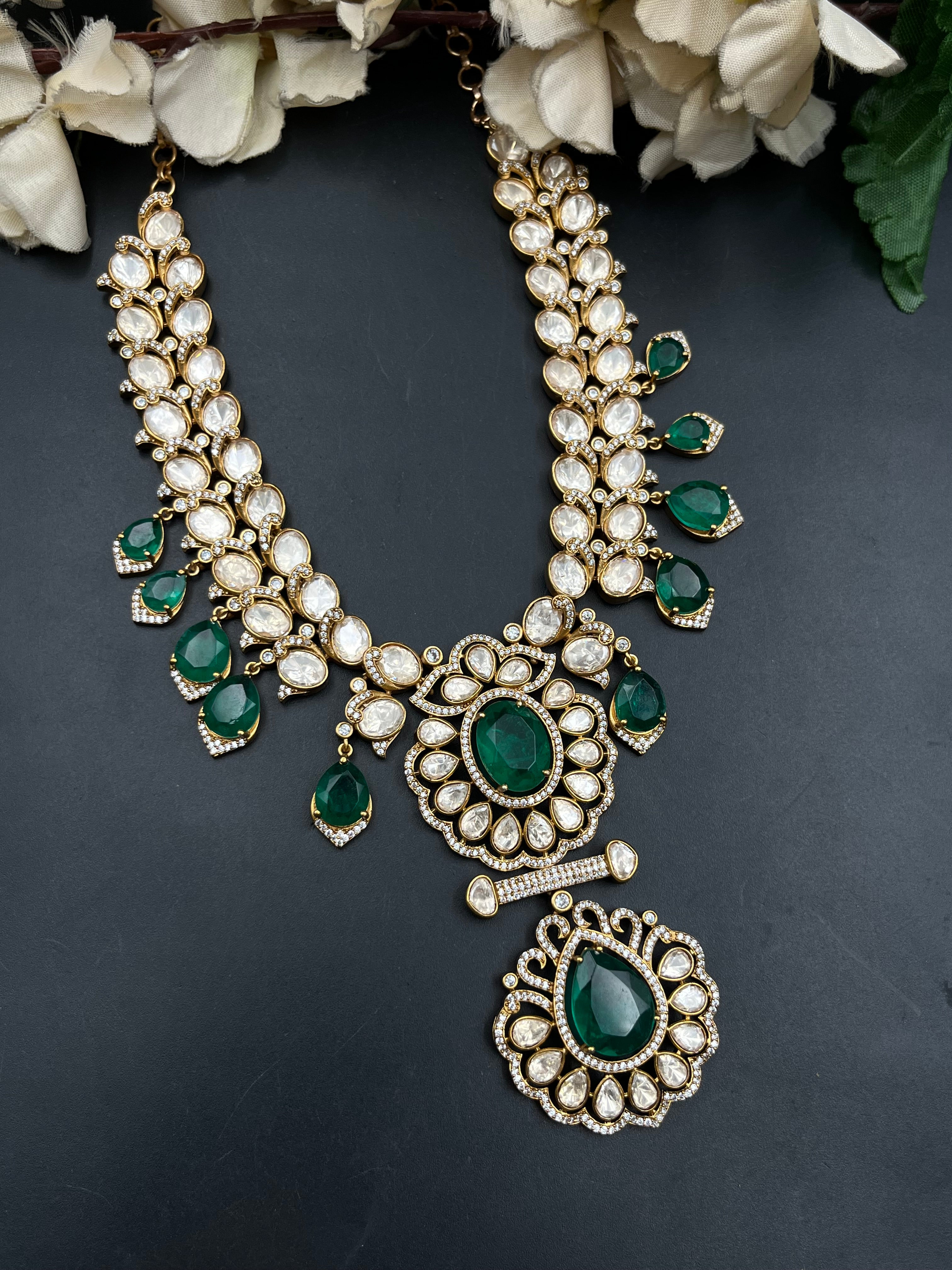PENU NECKLACE