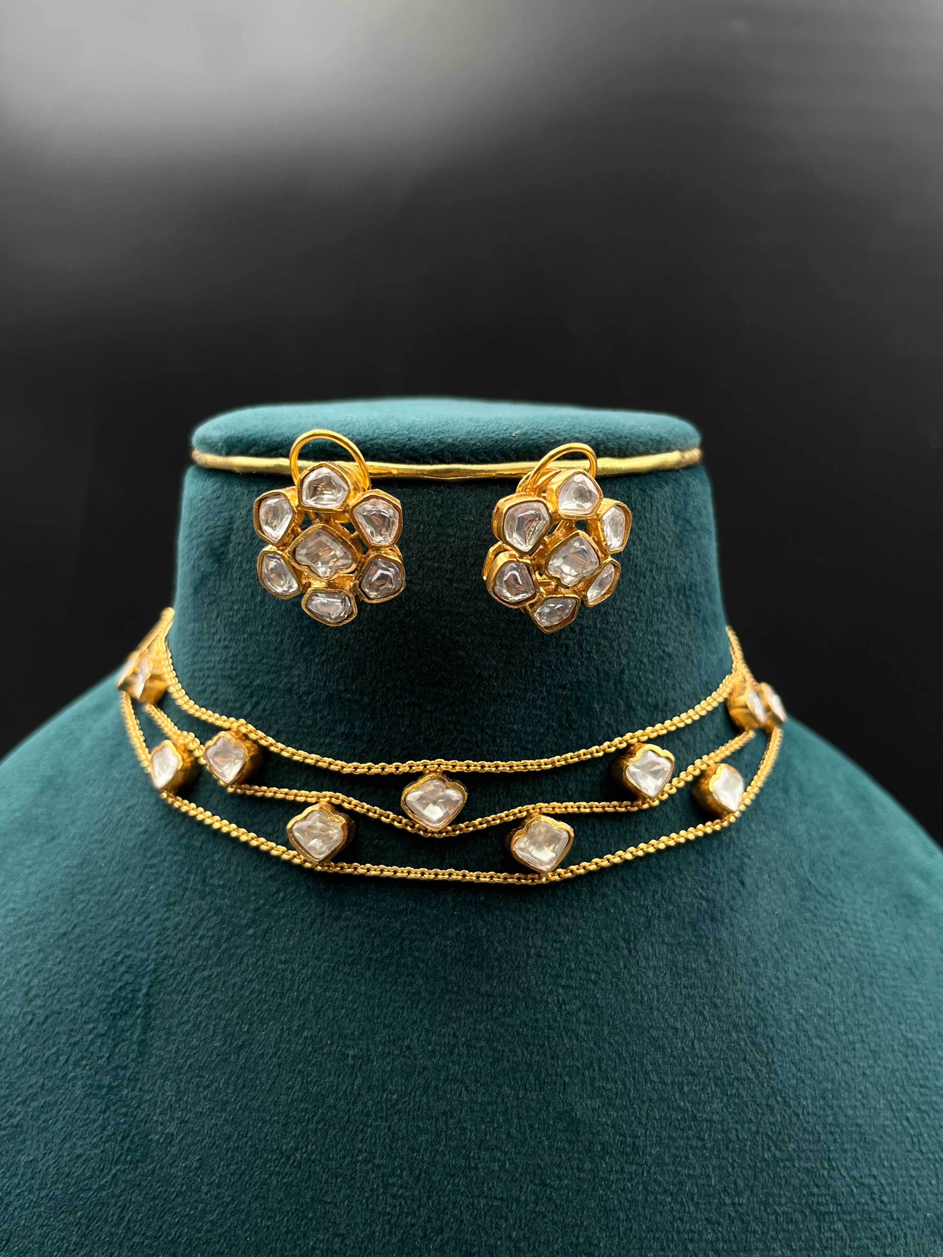 MONI NECKLACE