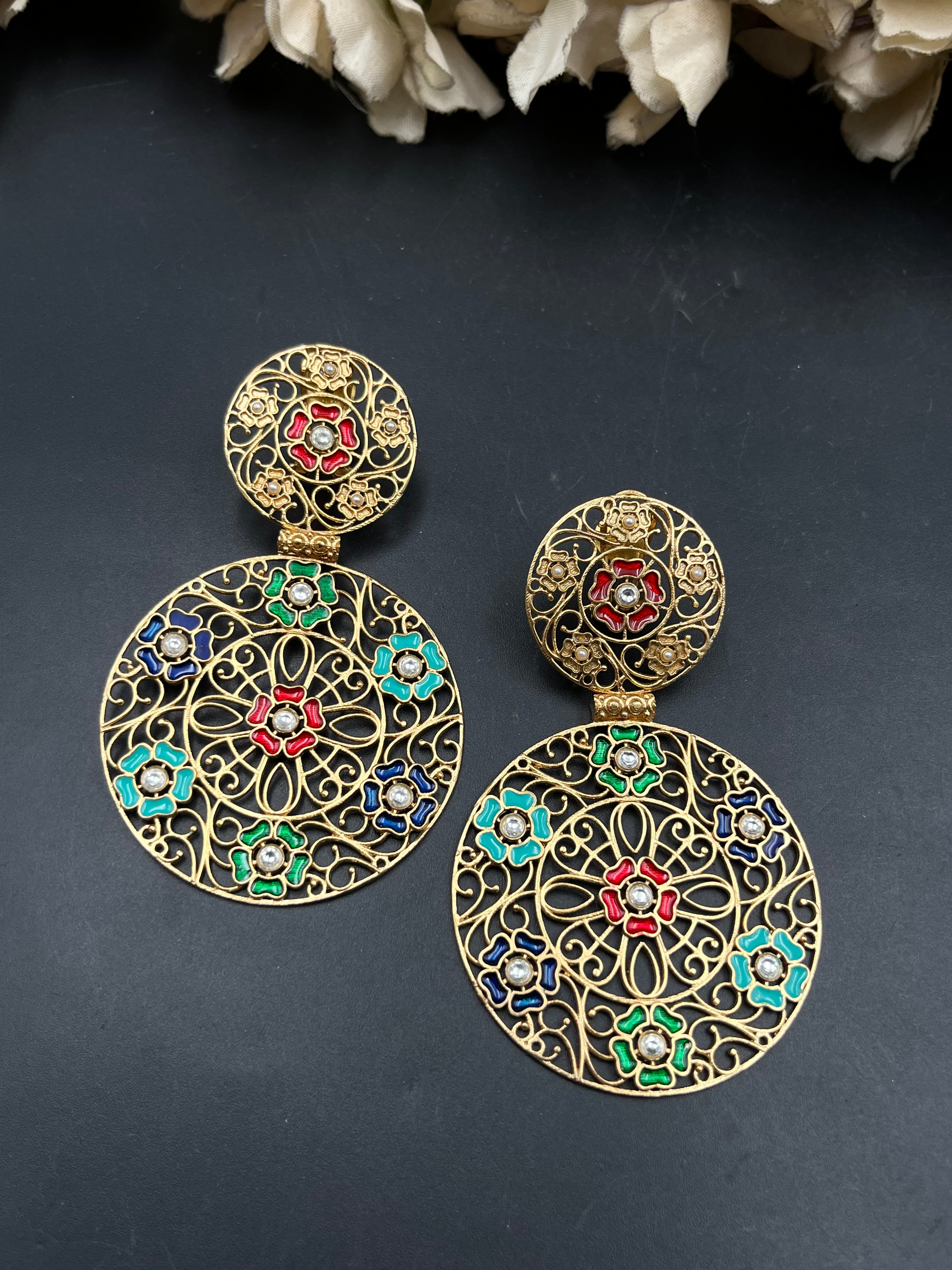 SUKHI EARRING