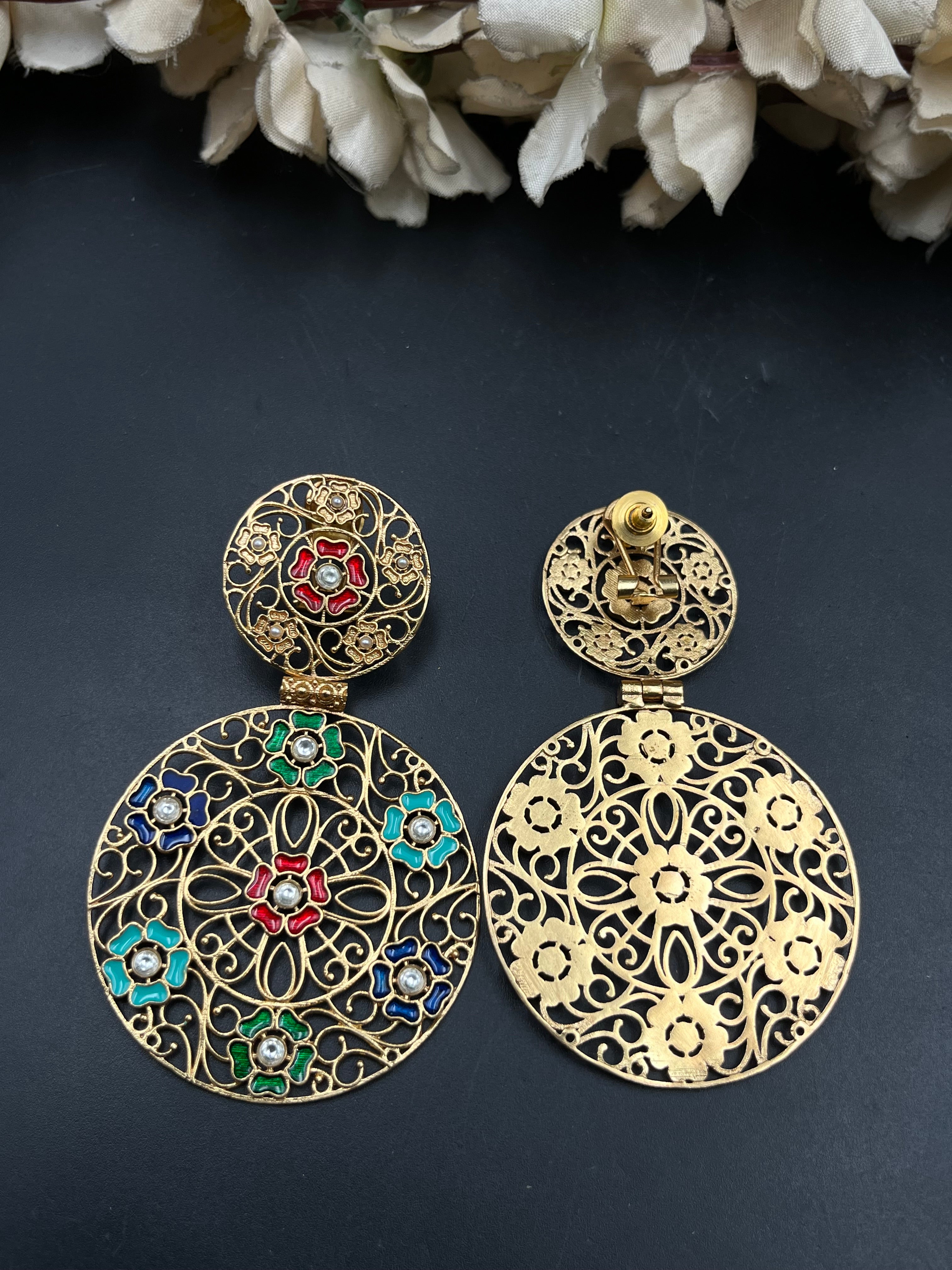 SUKHI EARRING