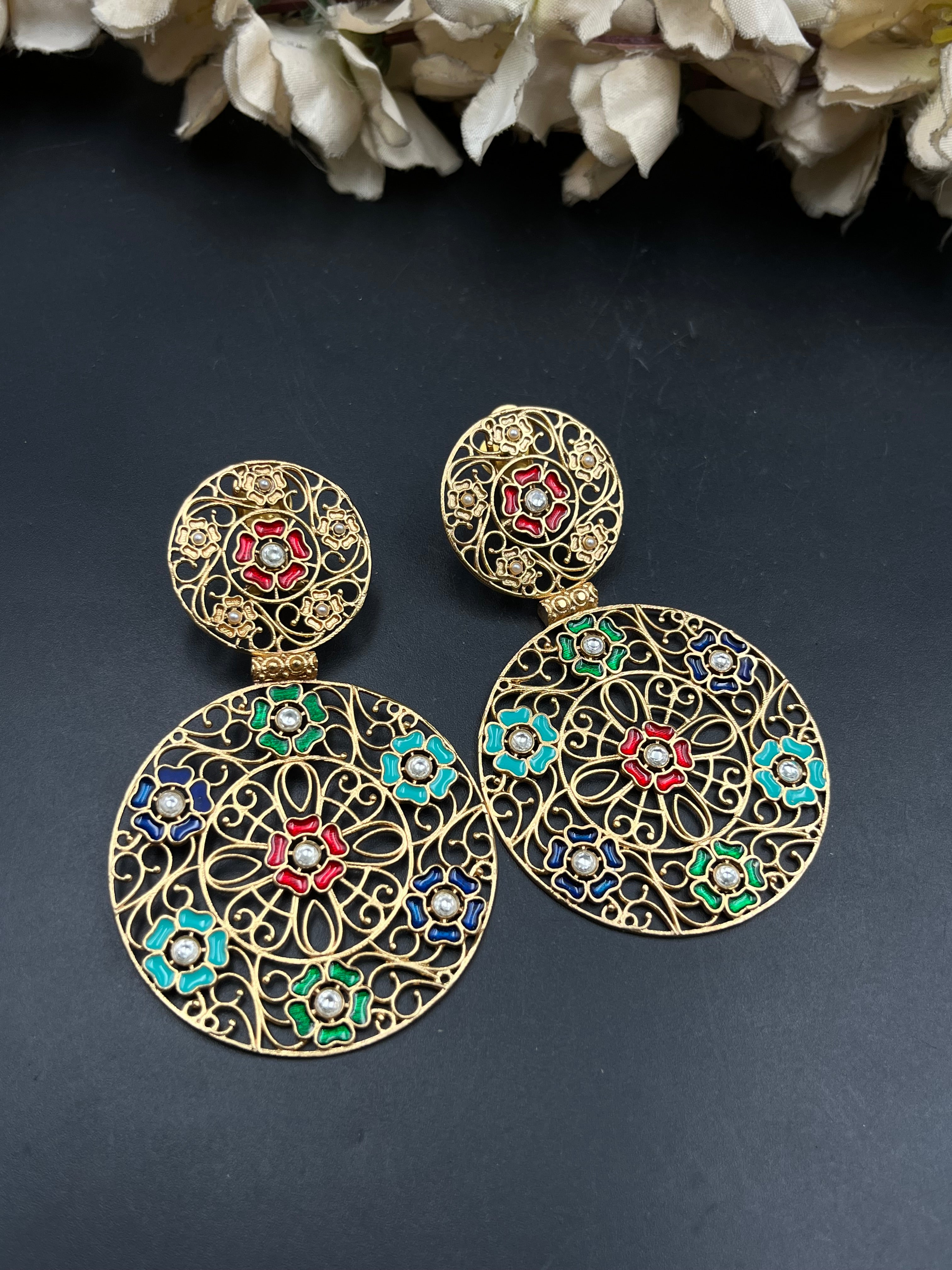 SUKHI EARRING