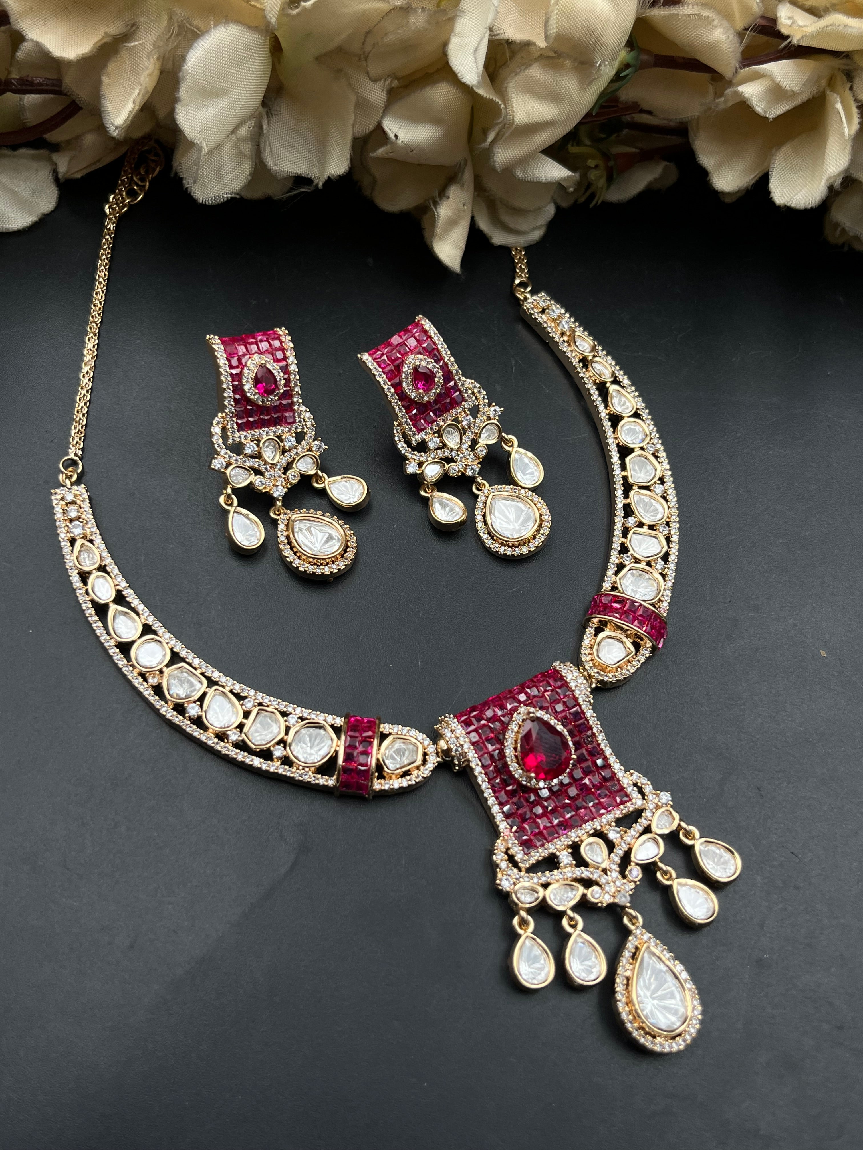 TIMA NECKLACE