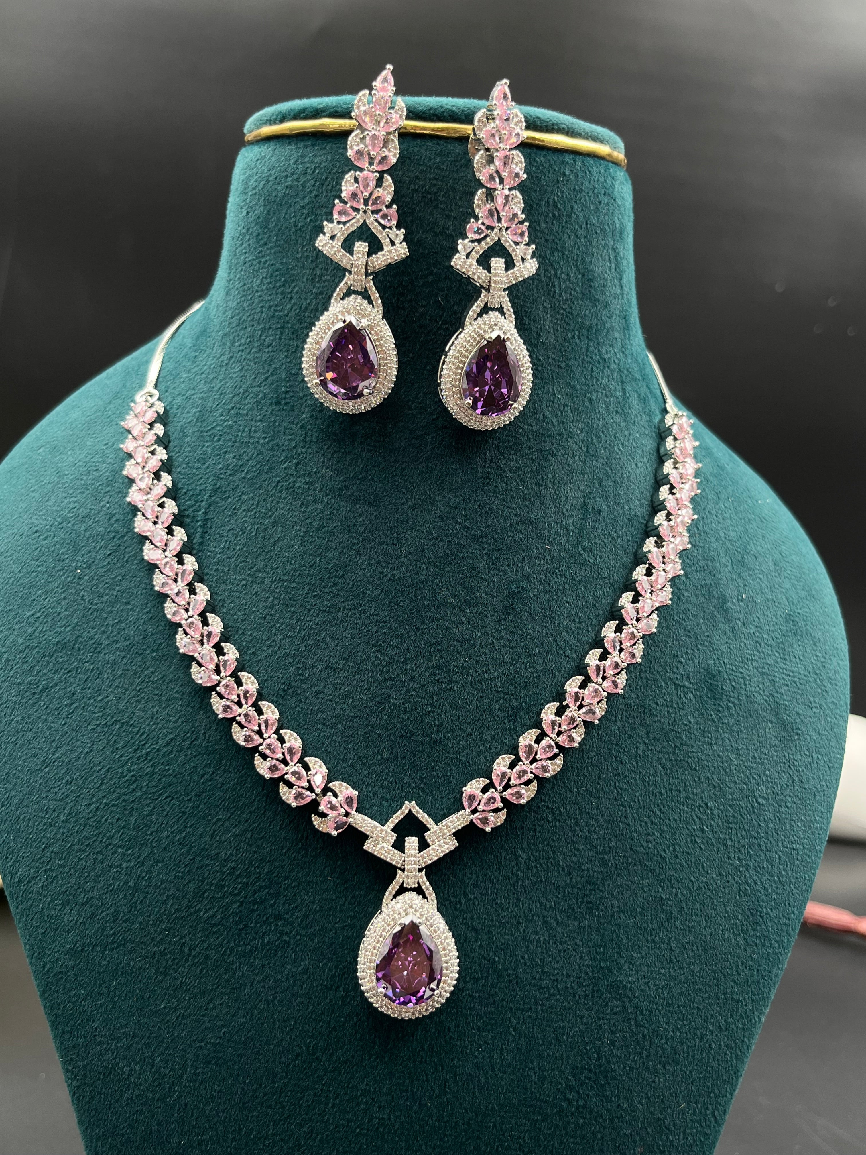 ANSSHU NECKLACE