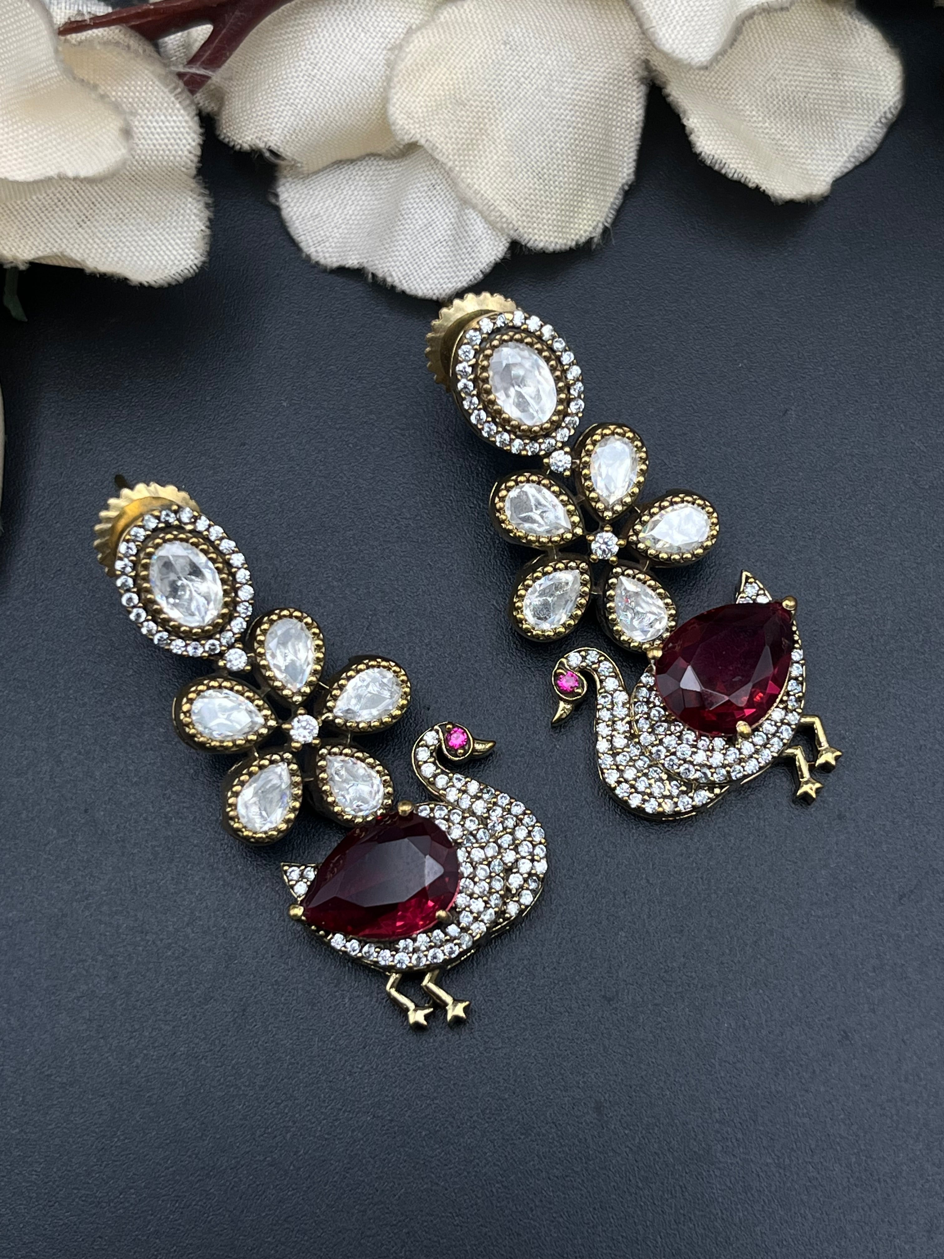 SANIYA NECKLACE