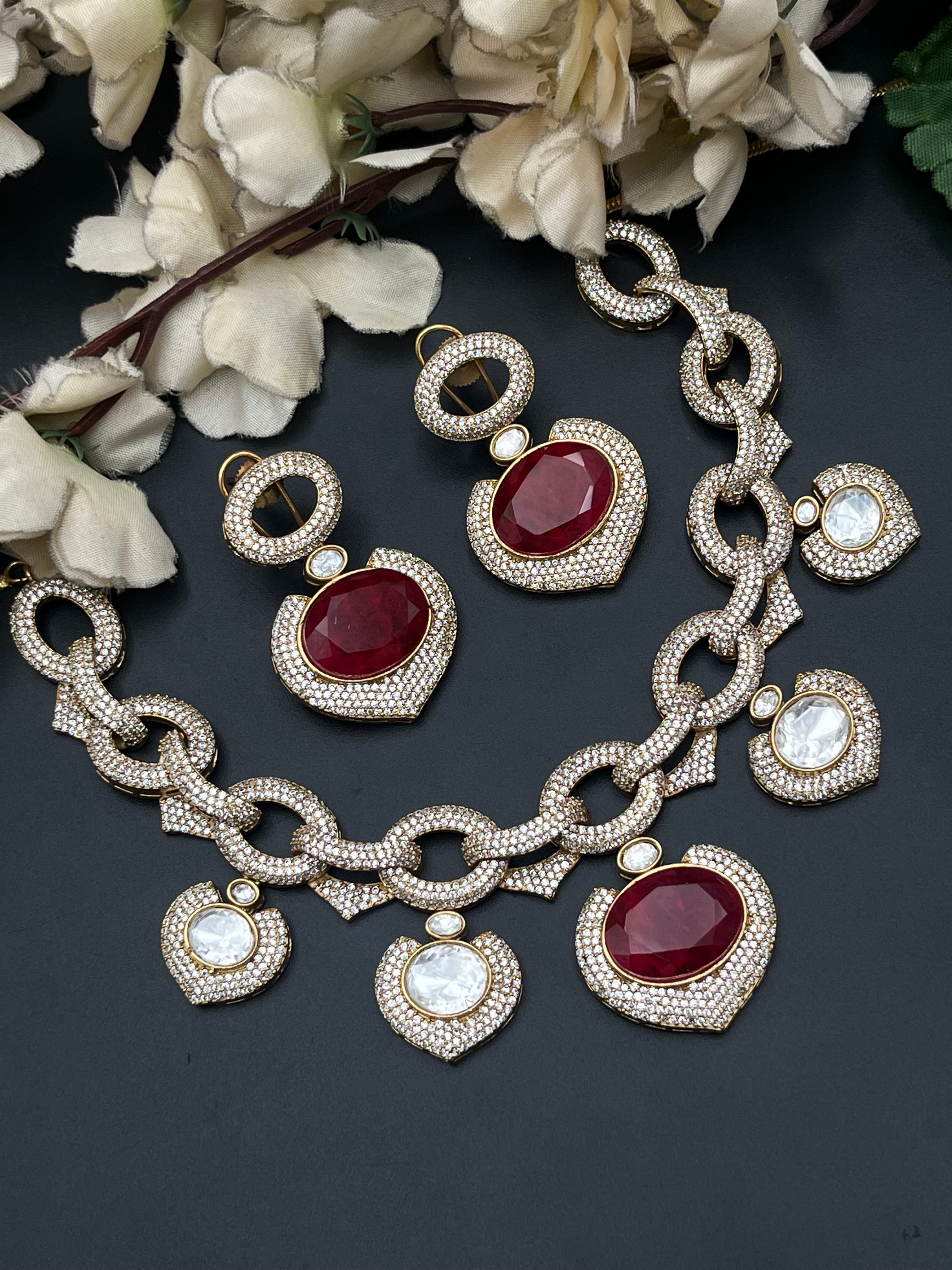 INYA NECKLACE
