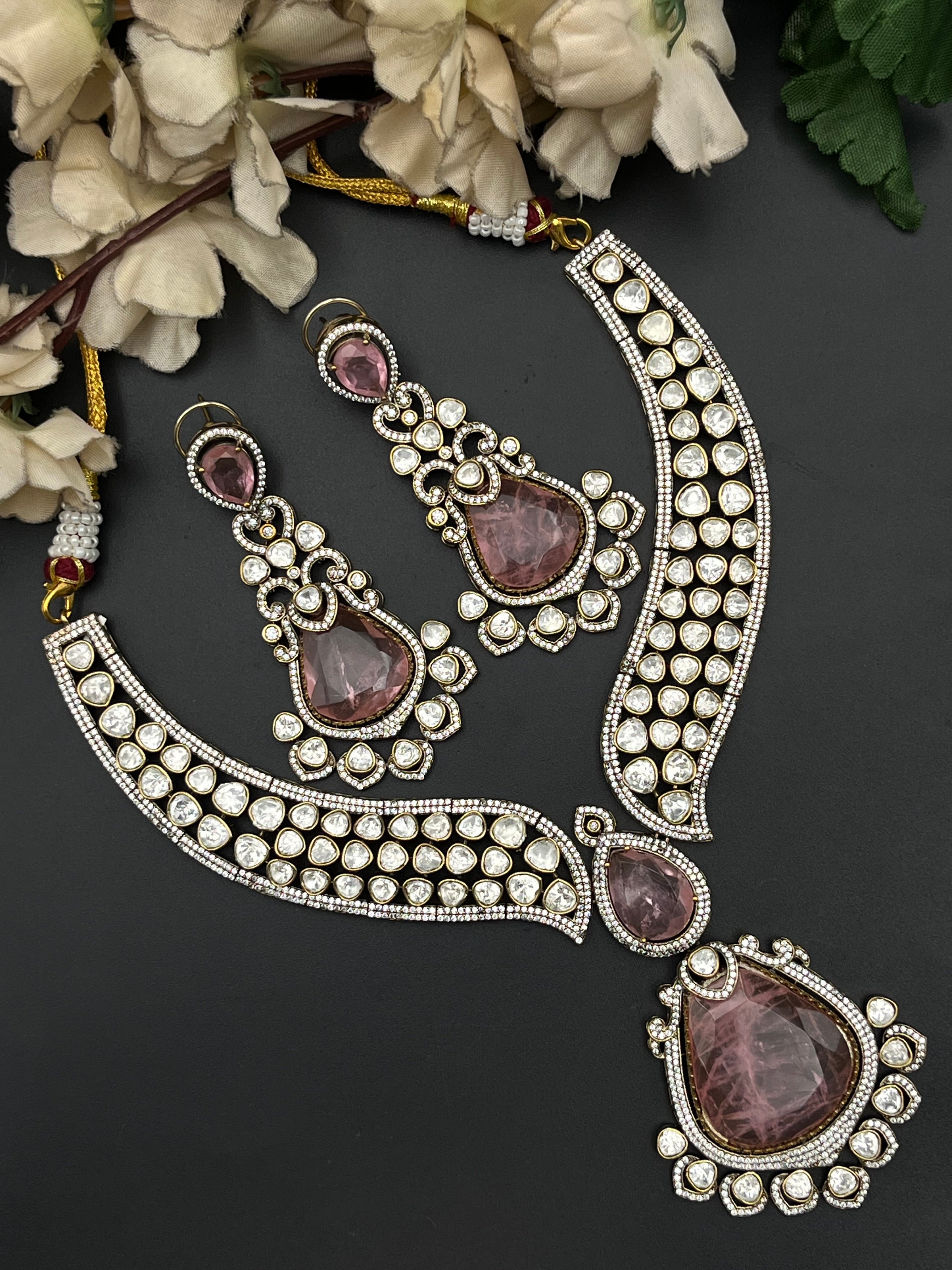 MINA NECKLACE
