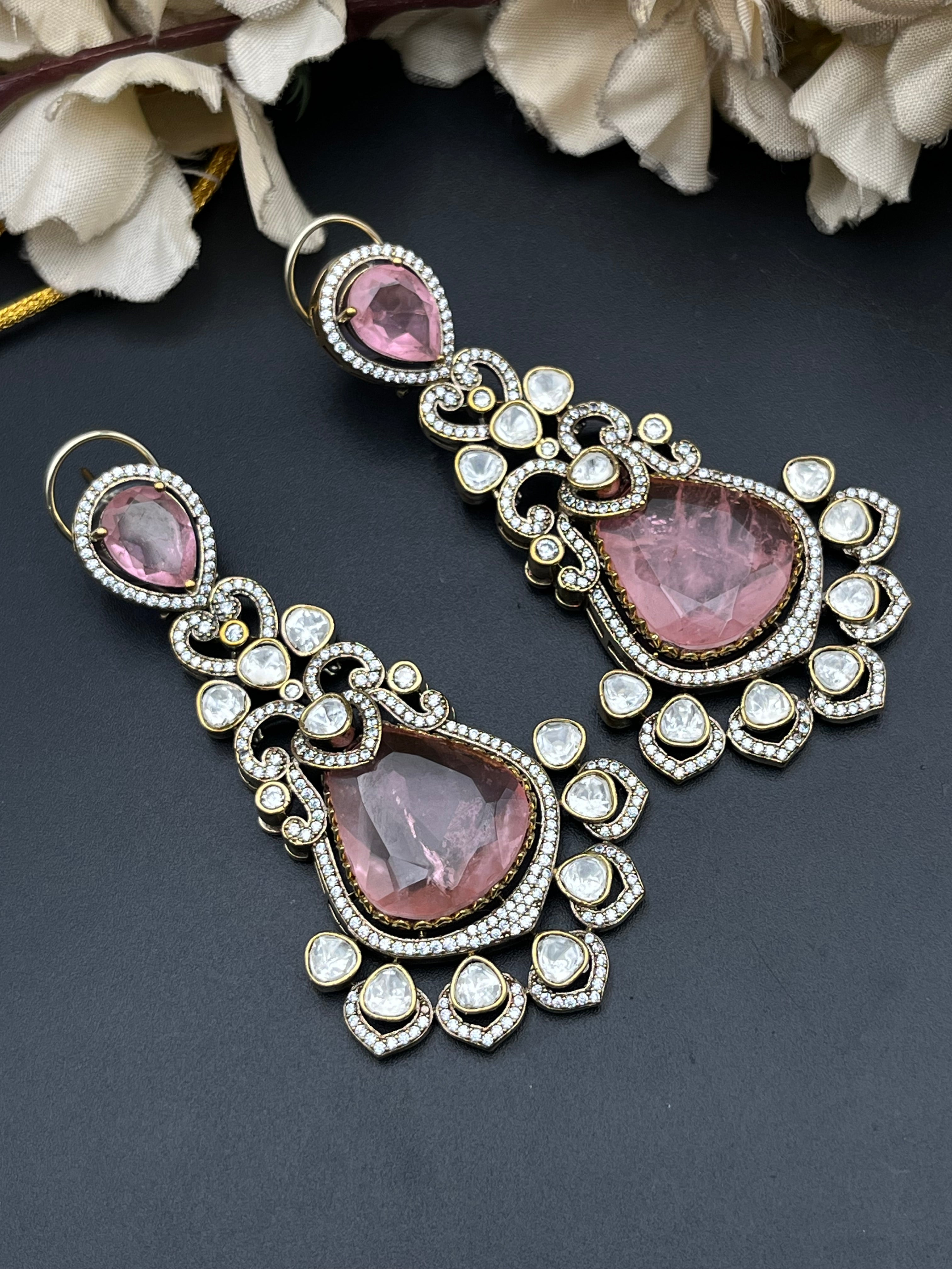 MINA NECKLACE