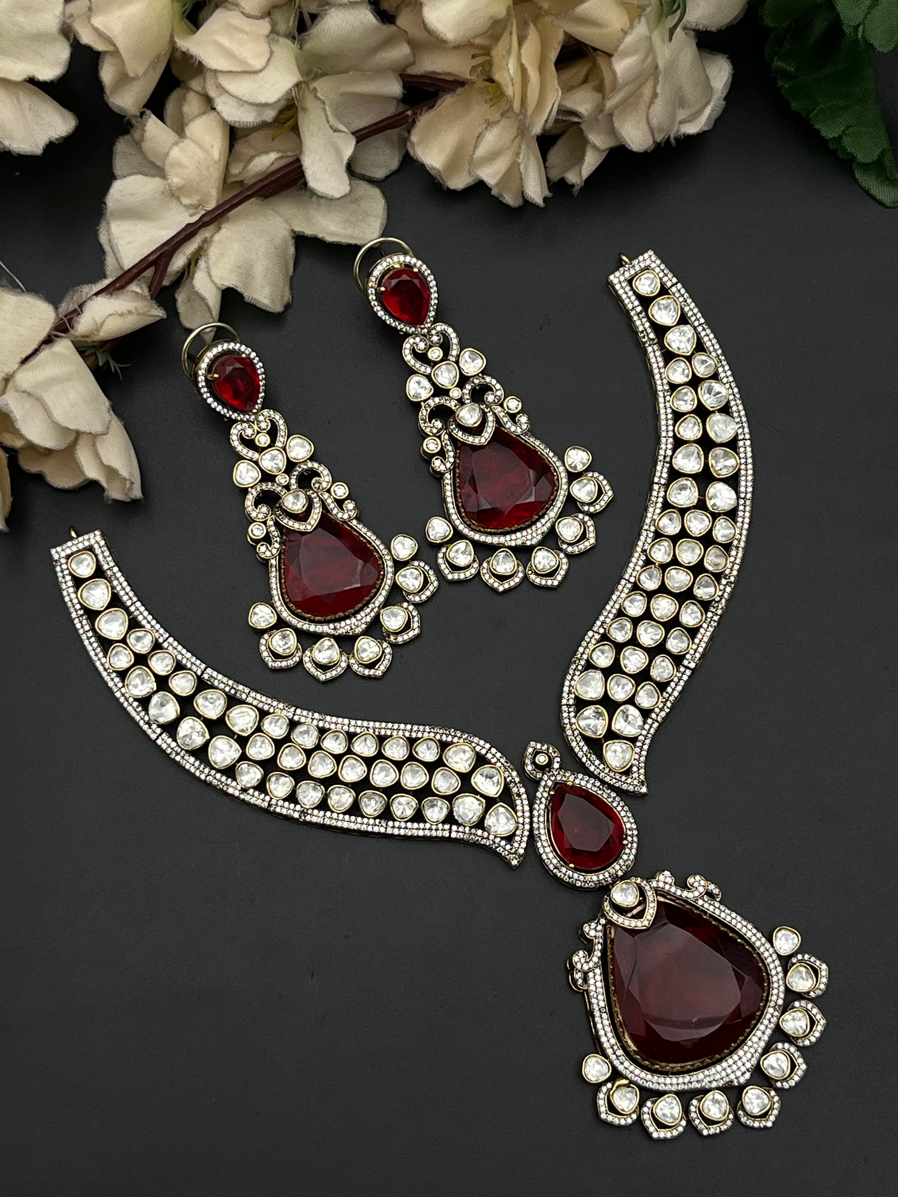 MINA NECKLACE