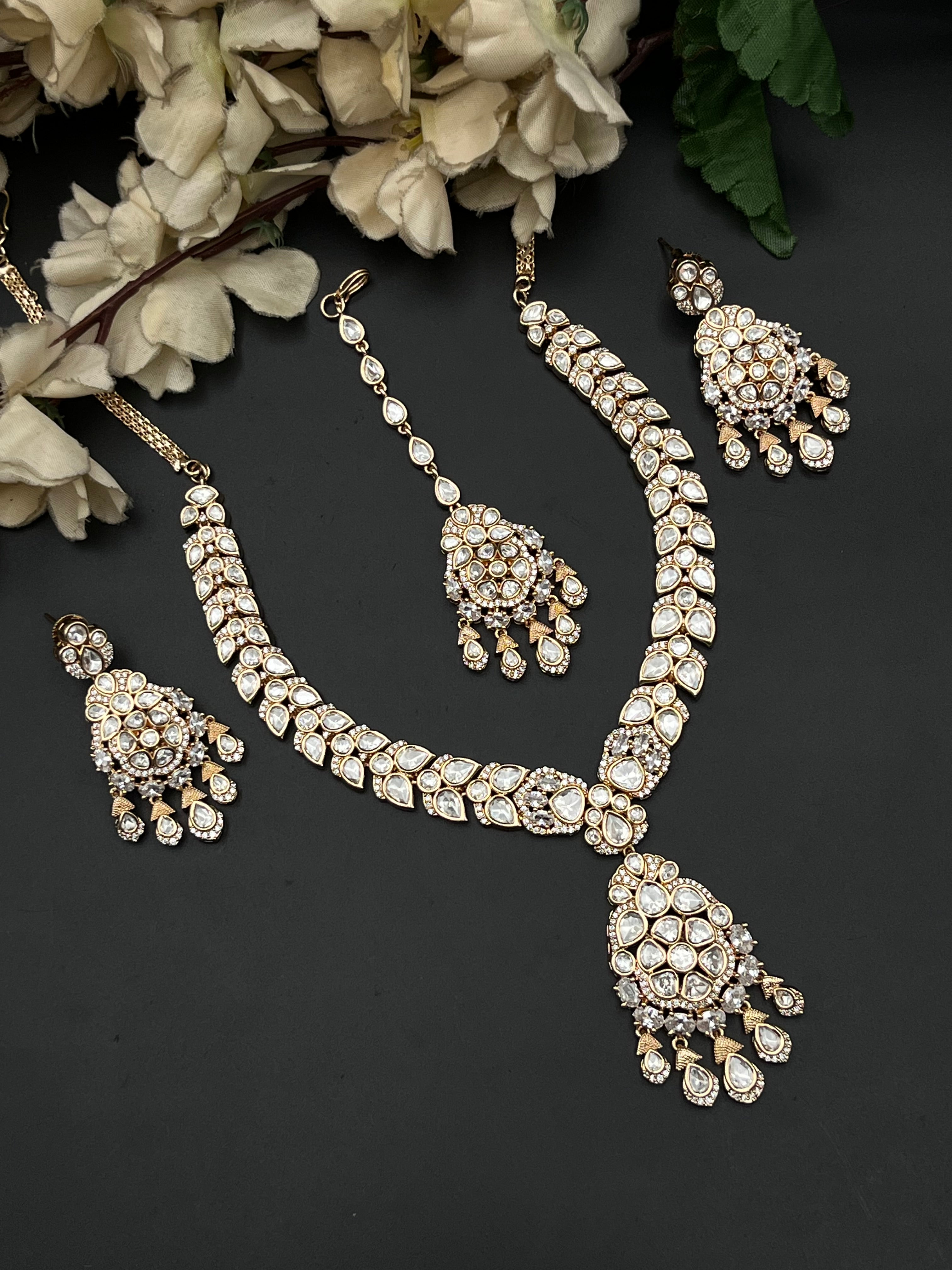 AAYA NECKLACE