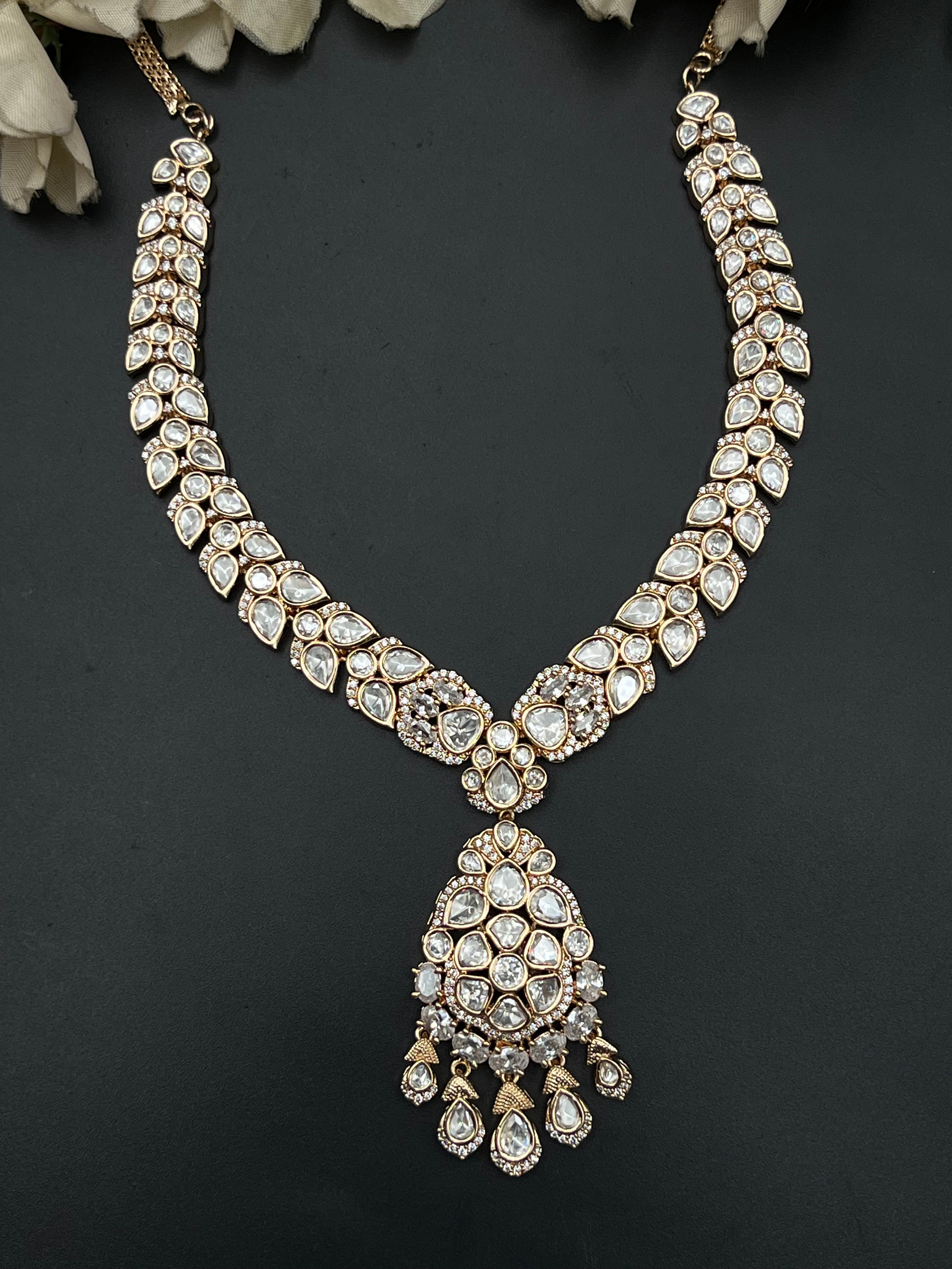 AAYA NECKLACE