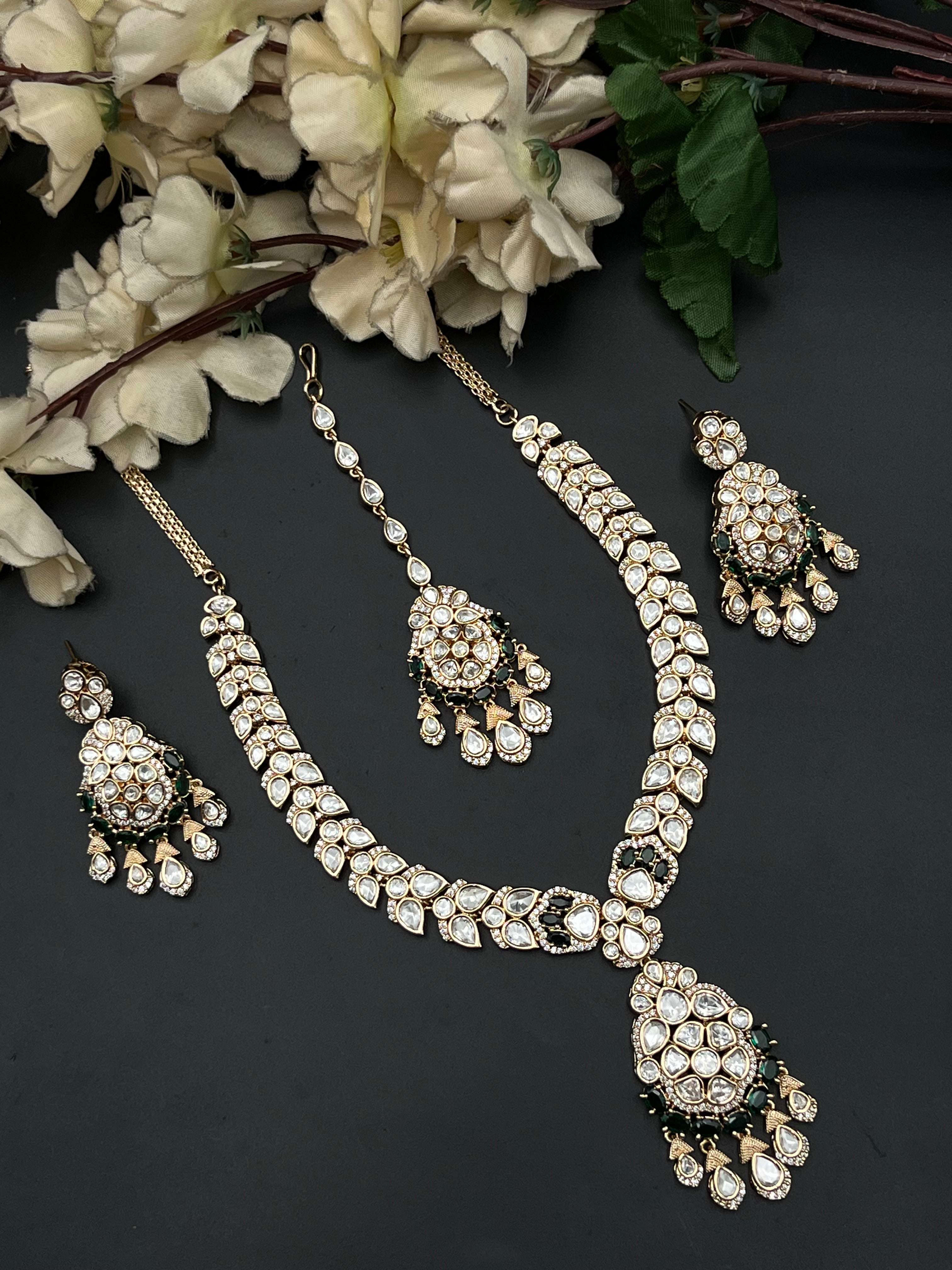 AAYA NECKLACE