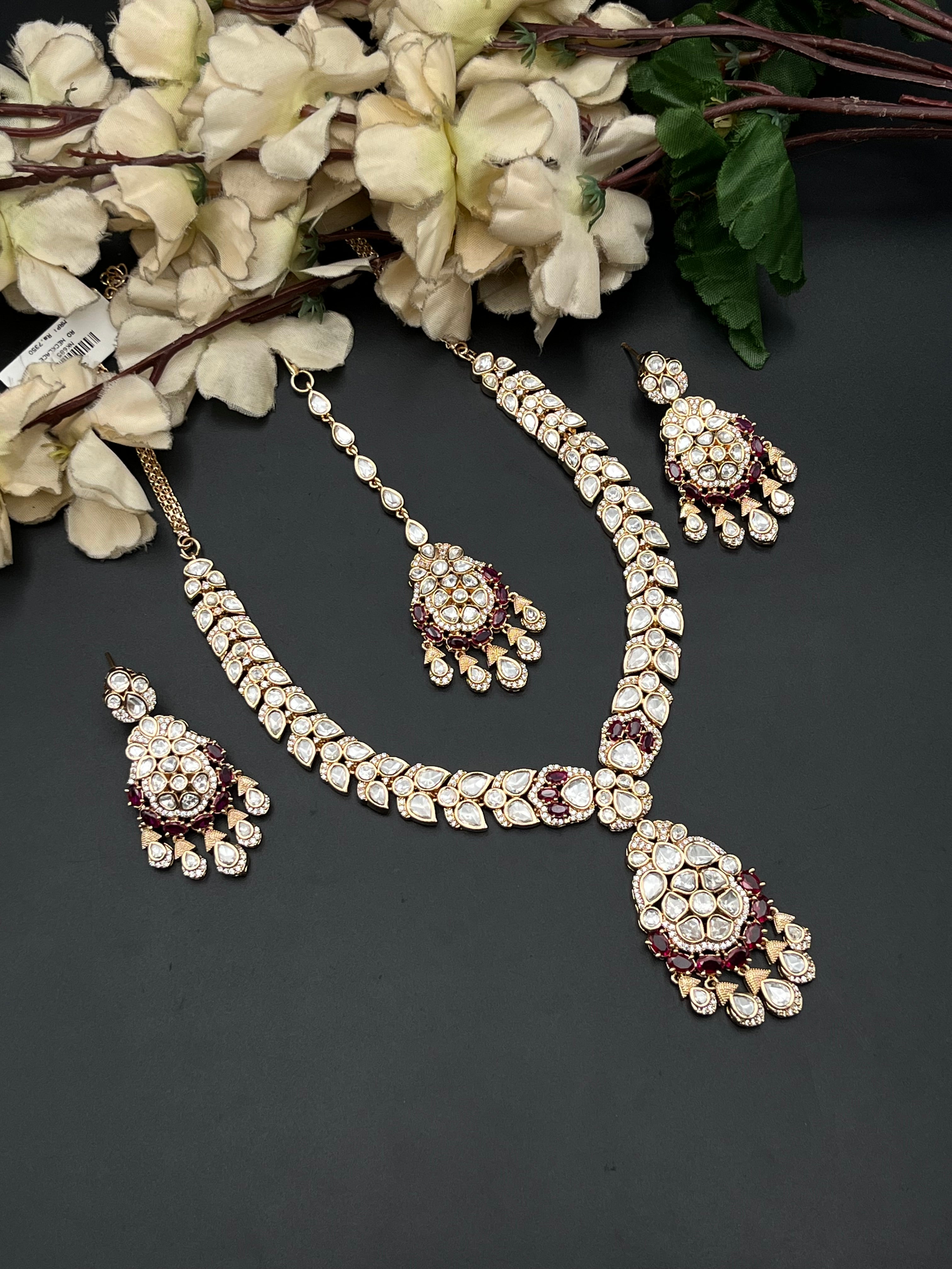 AAYA NECKLACE