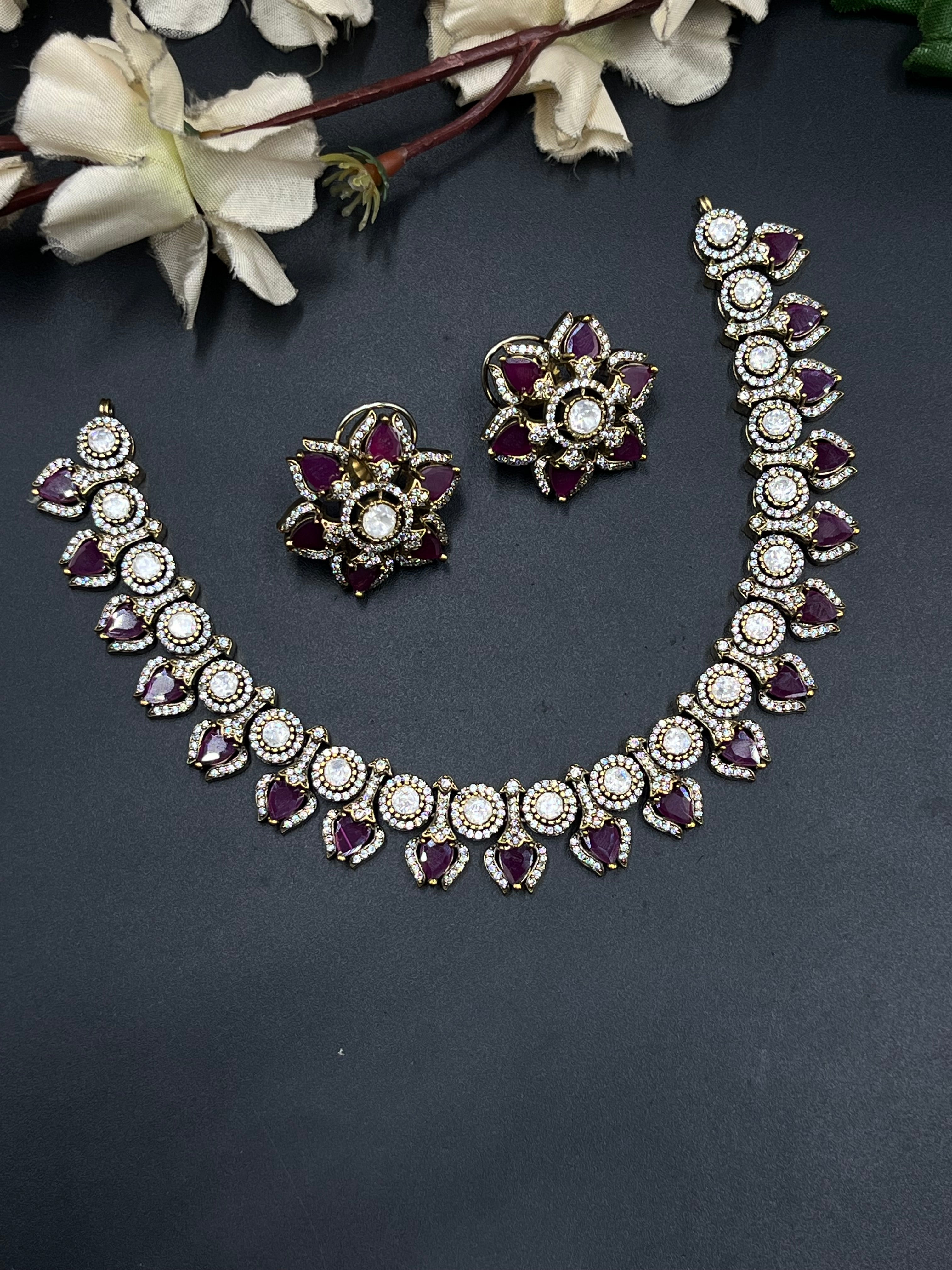 ROYA NECKLACE