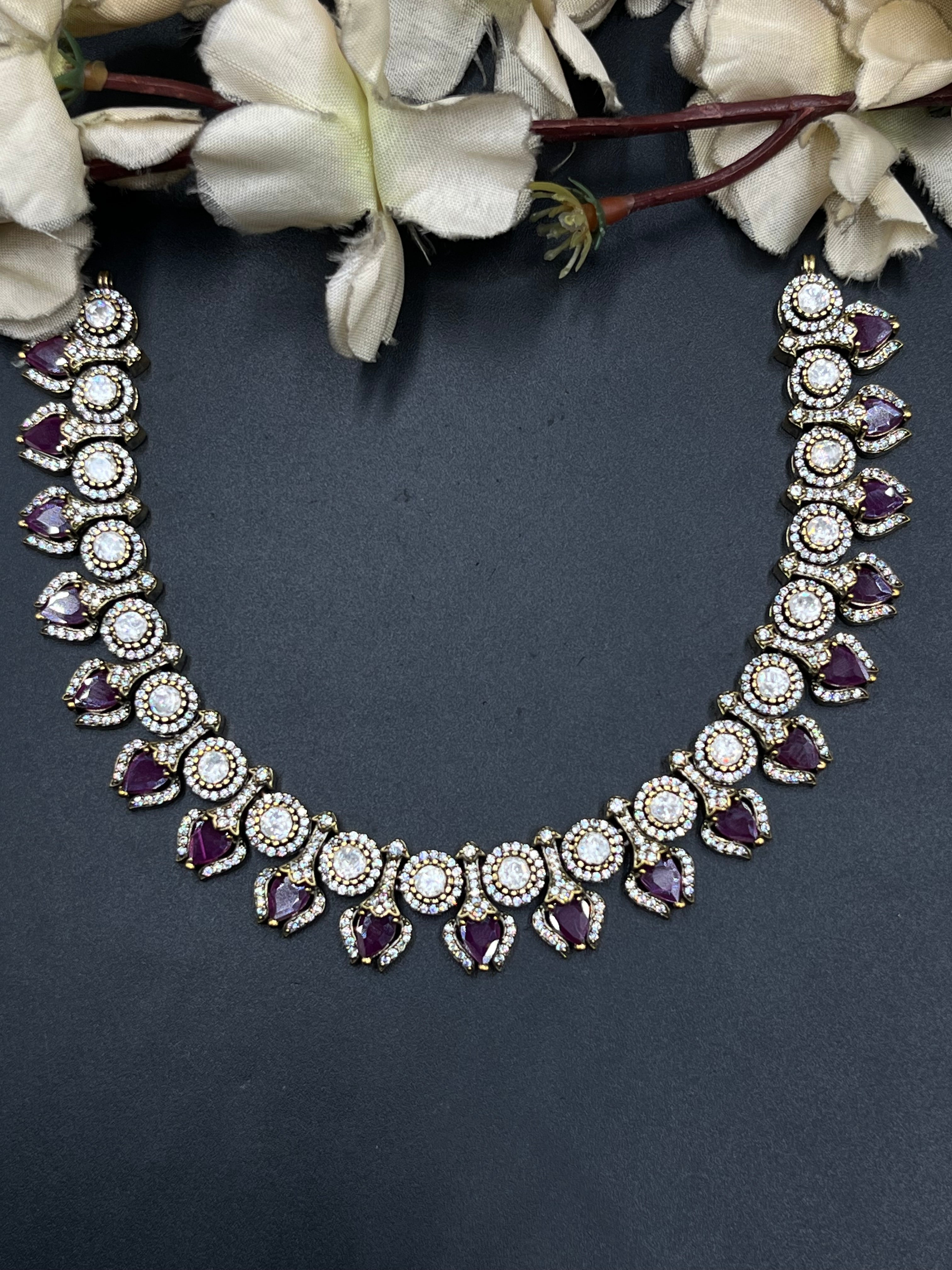 ROYA NECKLACE