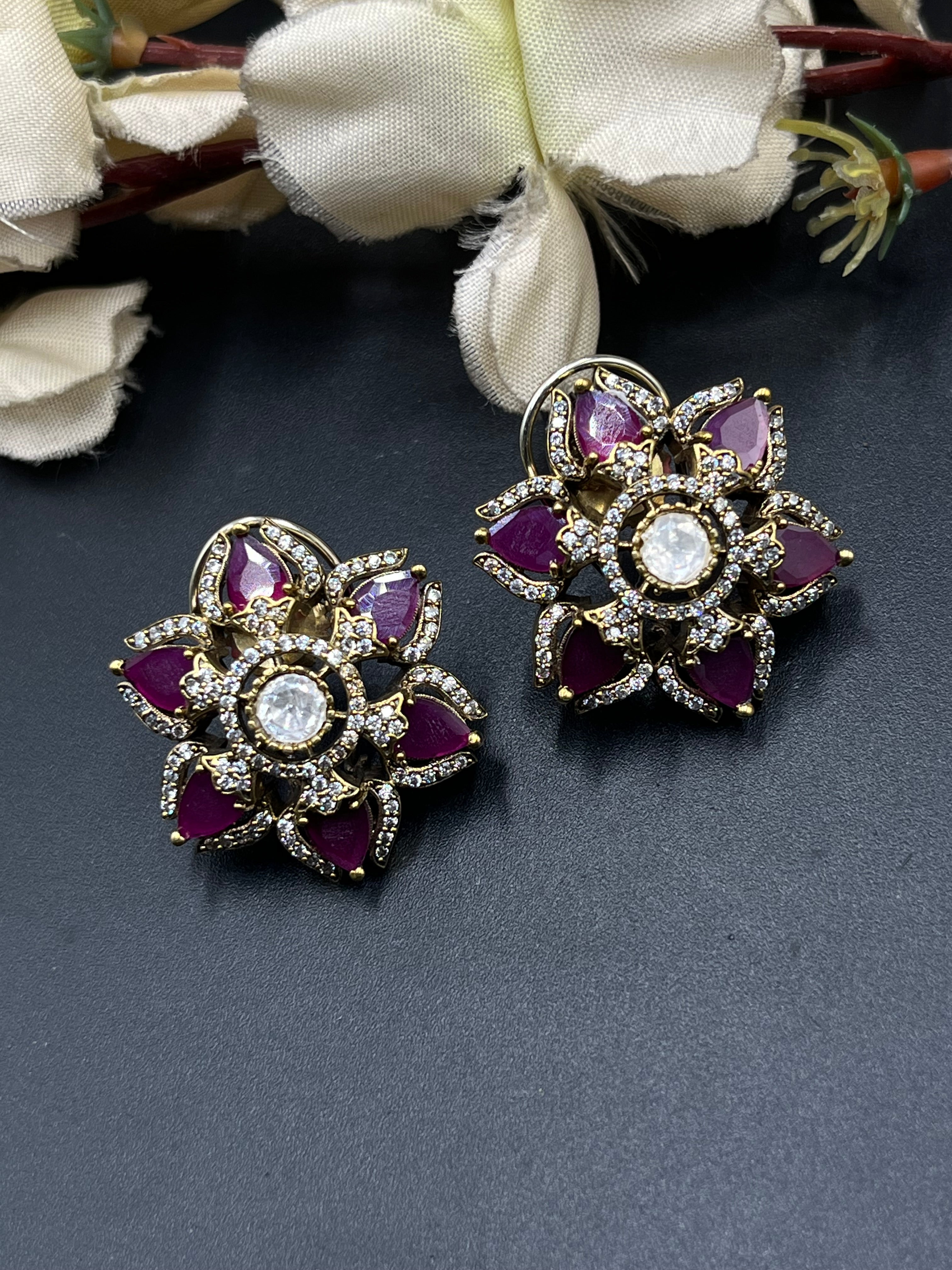 ROYA NECKLACE