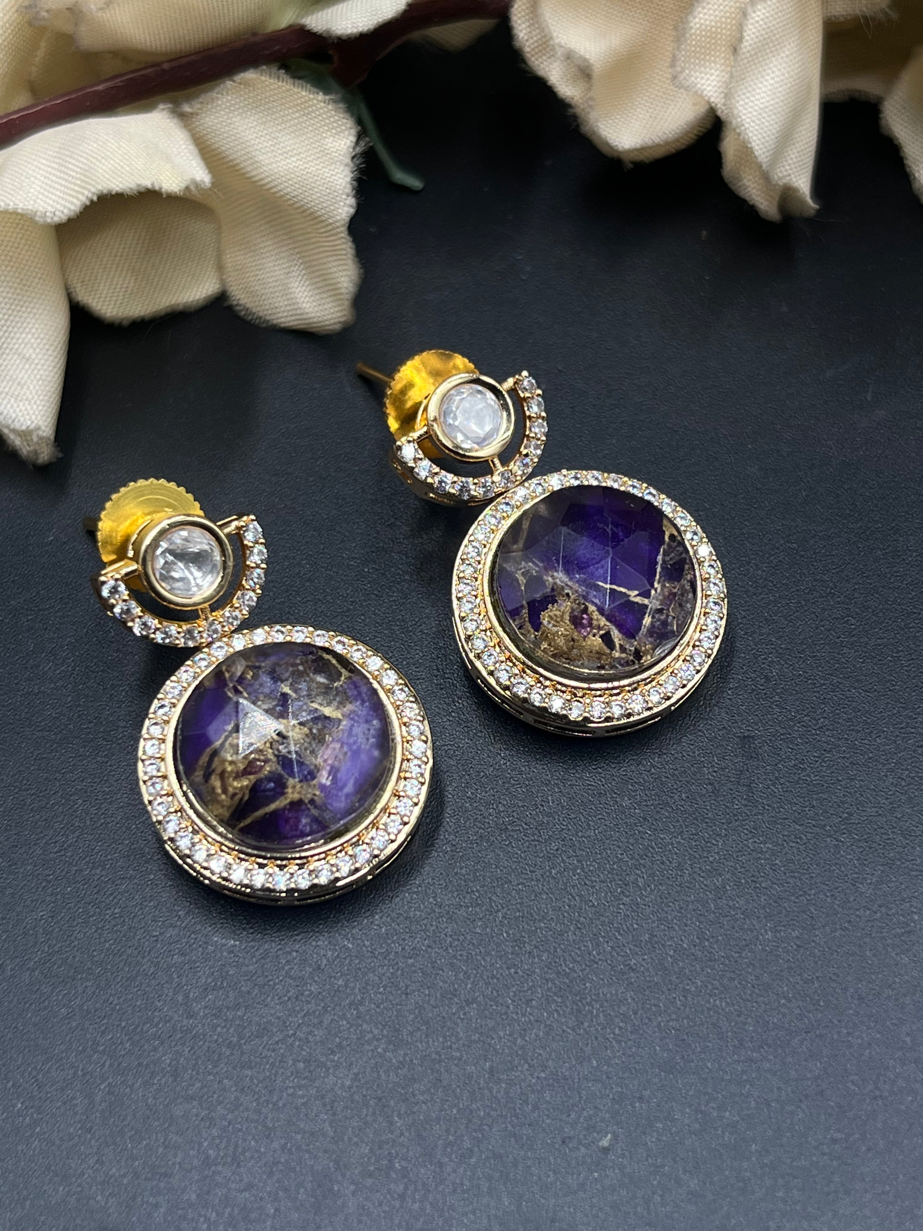 NARU NECKLACE
