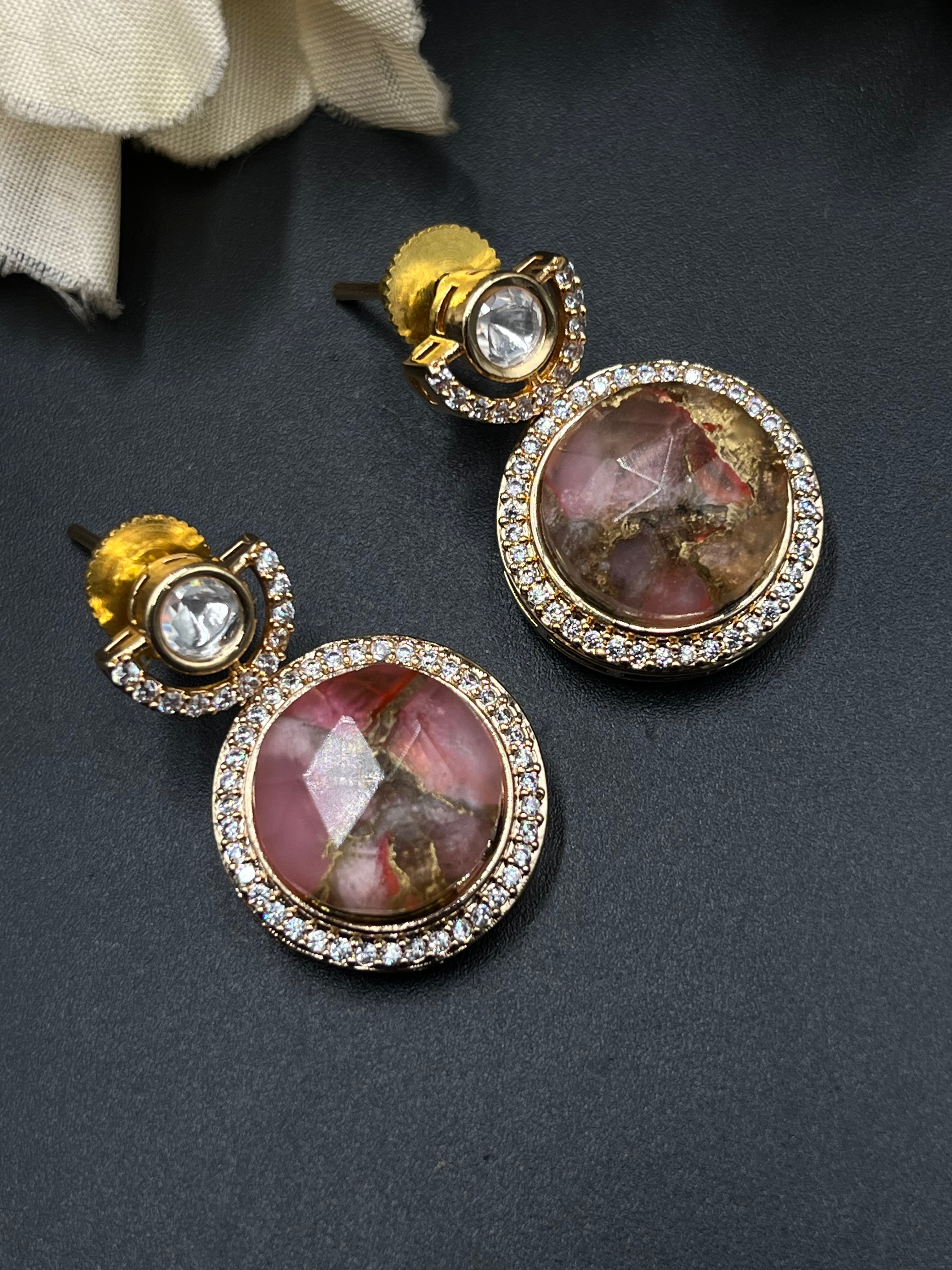 NARU NECKLACE