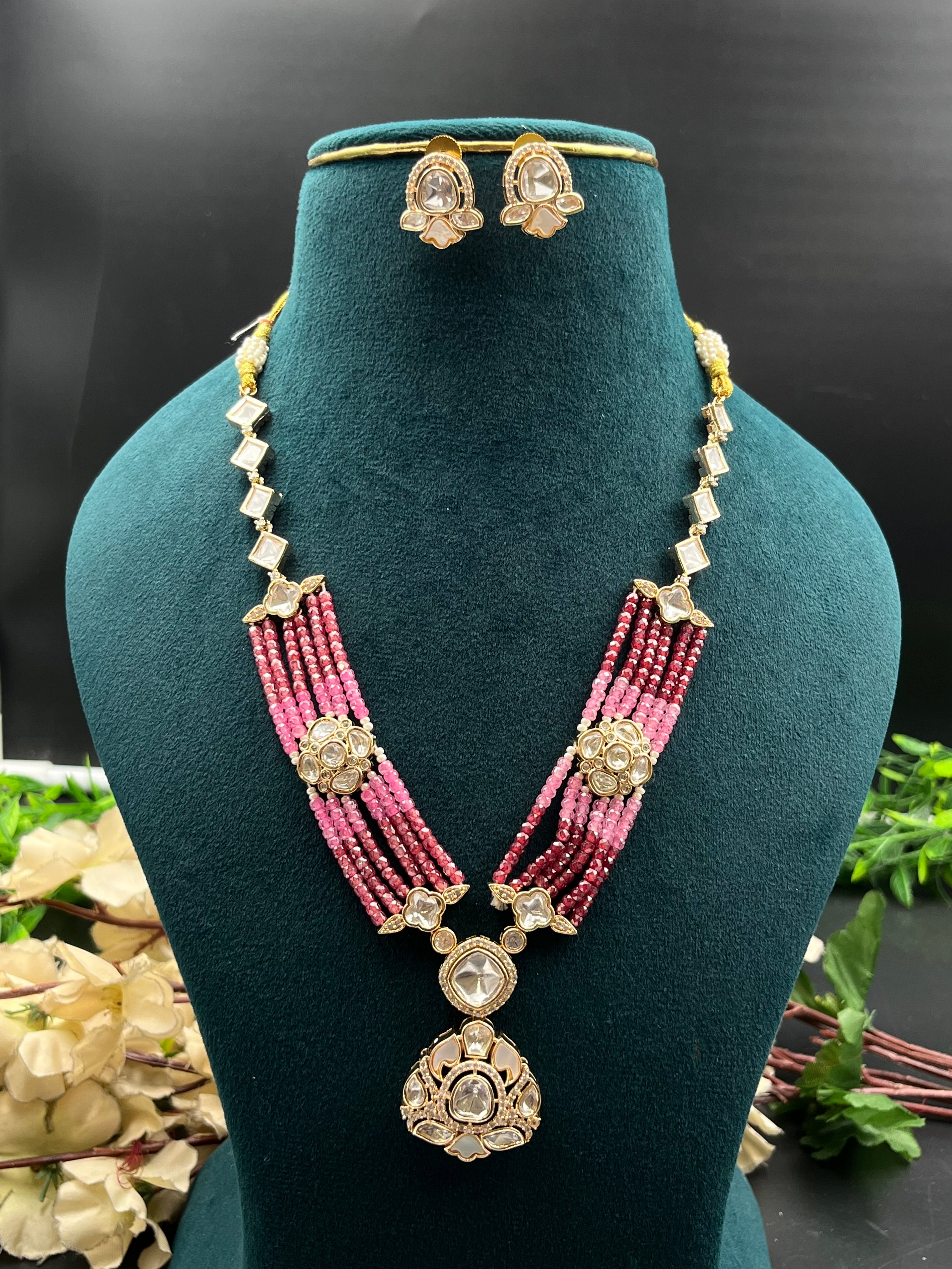 JUHI NECKLACE